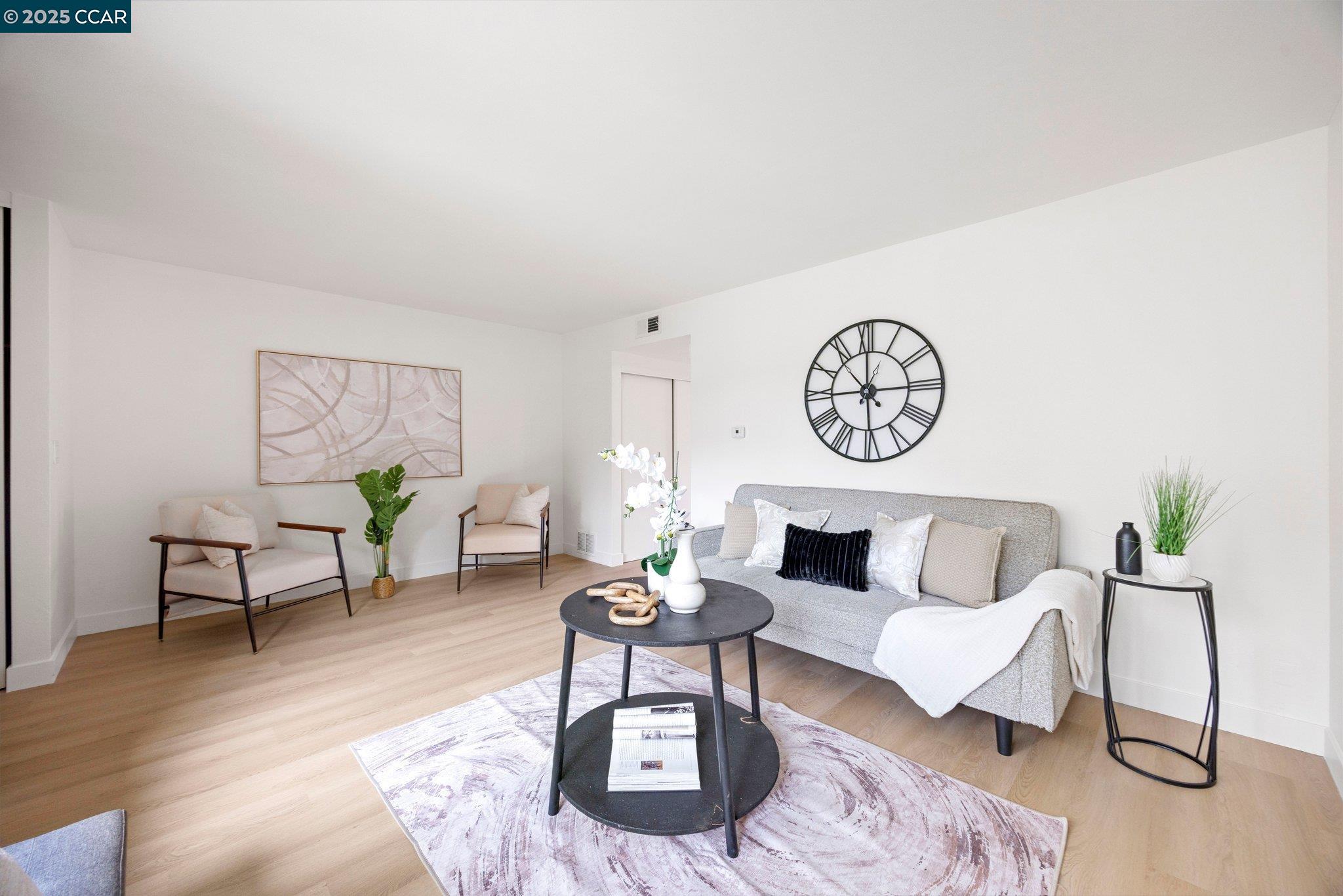Detail Gallery Image 6 of 34 For 685 Picasso Ter, Sunnyvale,  CA 94087 - 2 Beds | 1/1 Baths
