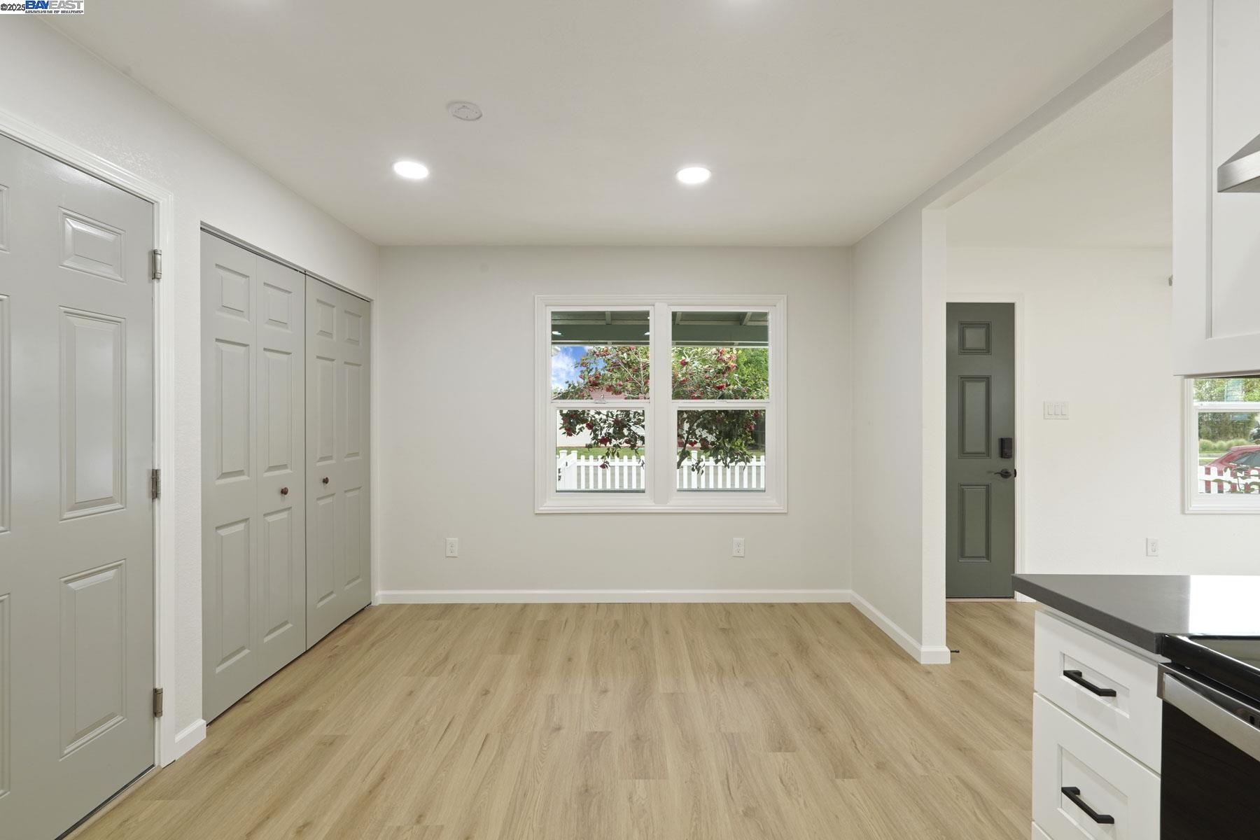 Detail Gallery Image 14 of 27 For 460 W Whittier Ave, Tracy,  CA 95376 - 2 Beds | 1 Baths