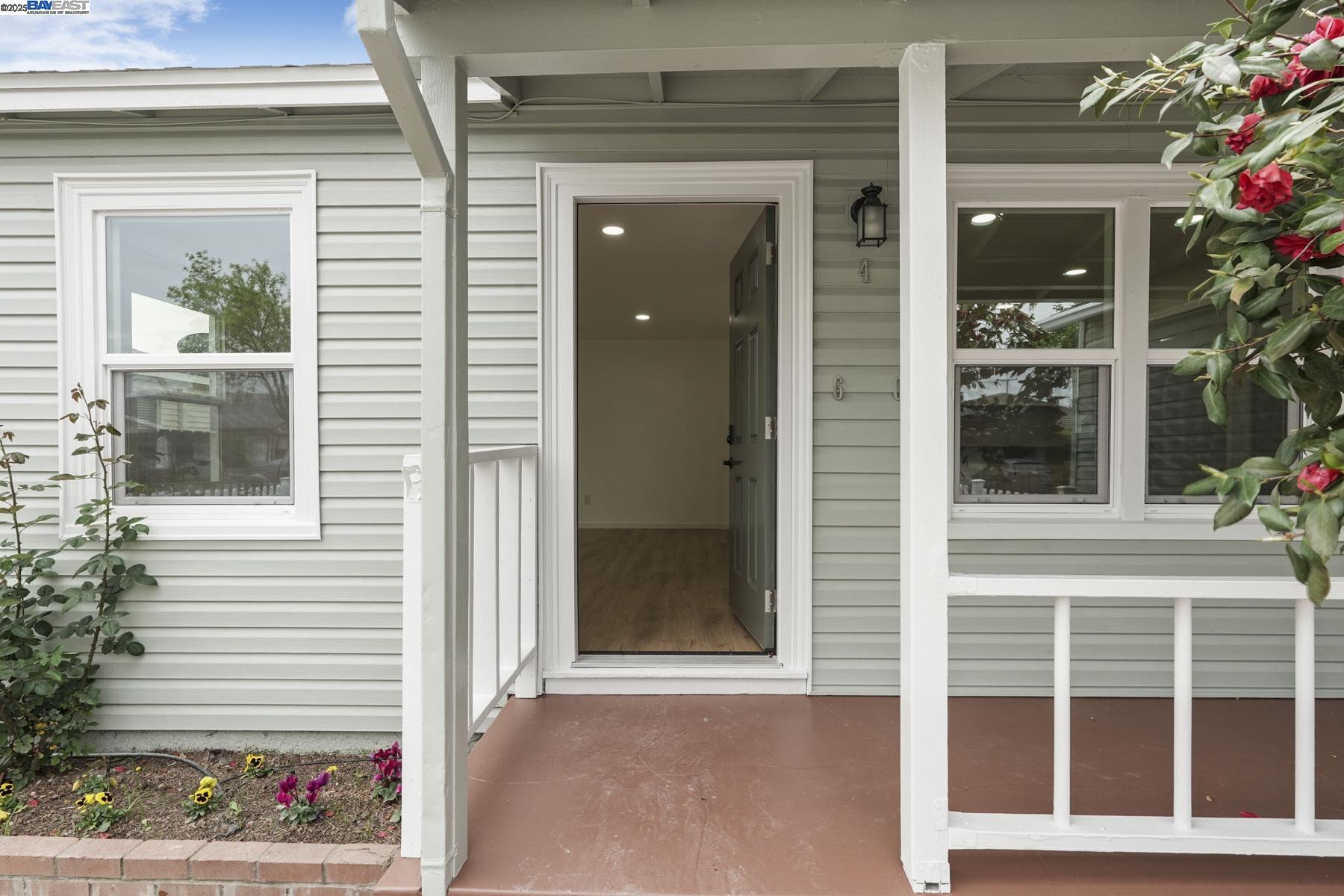 Detail Gallery Image 6 of 27 For 460 W Whittier Ave, Tracy,  CA 95376 - 2 Beds | 1 Baths