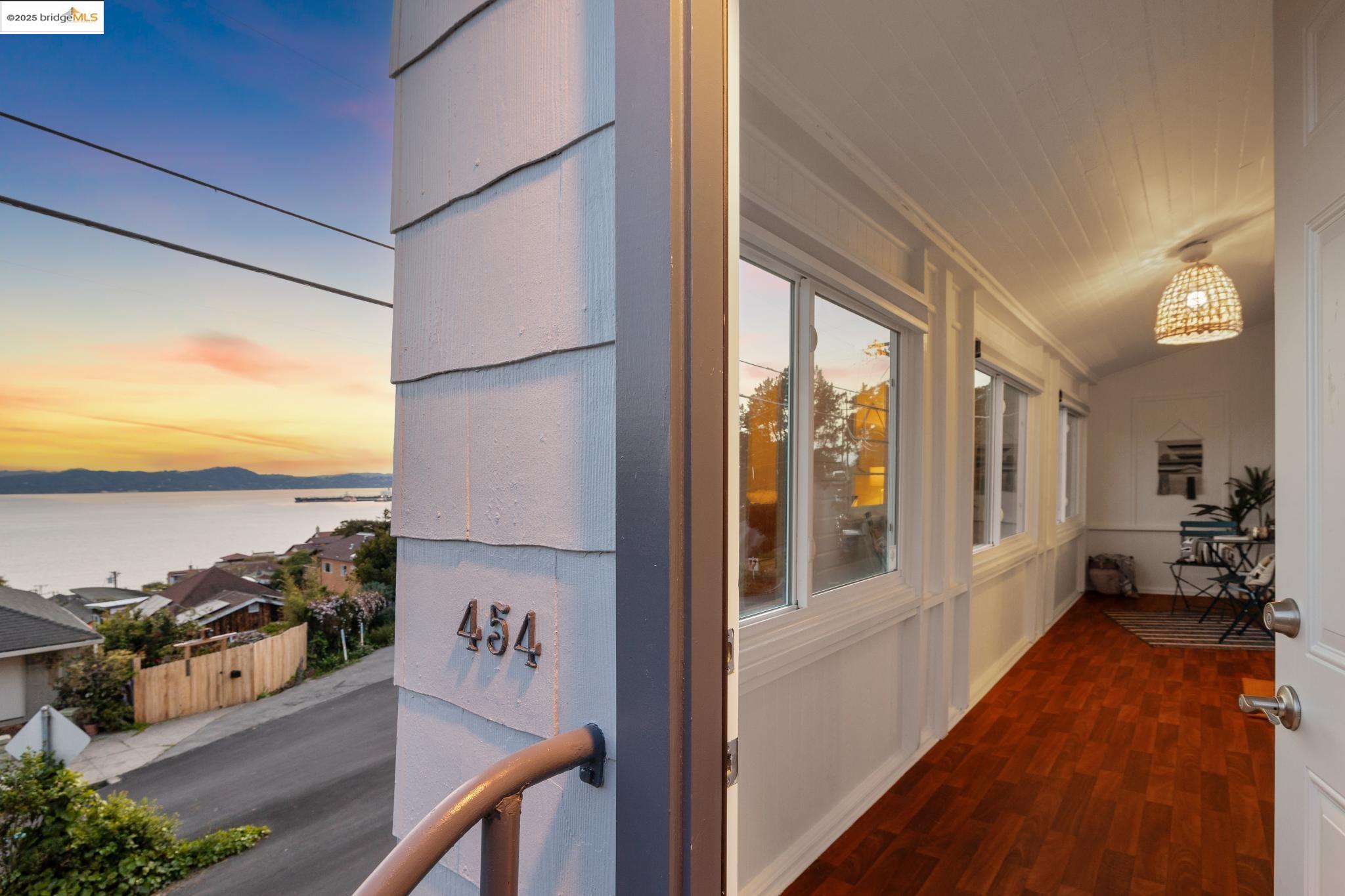 Detail Gallery Image 2 of 60 For 454 Golden Gate Ave, Richmond,  CA 94801 - 2 Beds | 1 Baths