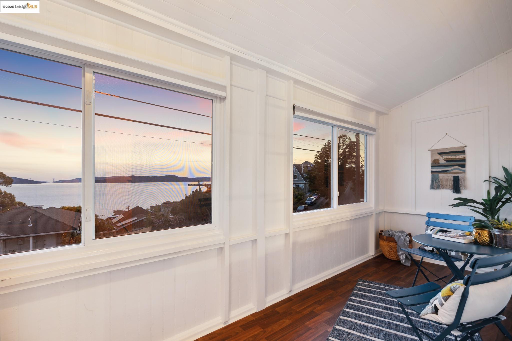 Detail Gallery Image 3 of 60 For 454 Golden Gate Ave, Richmond,  CA 94801 - 2 Beds | 1 Baths