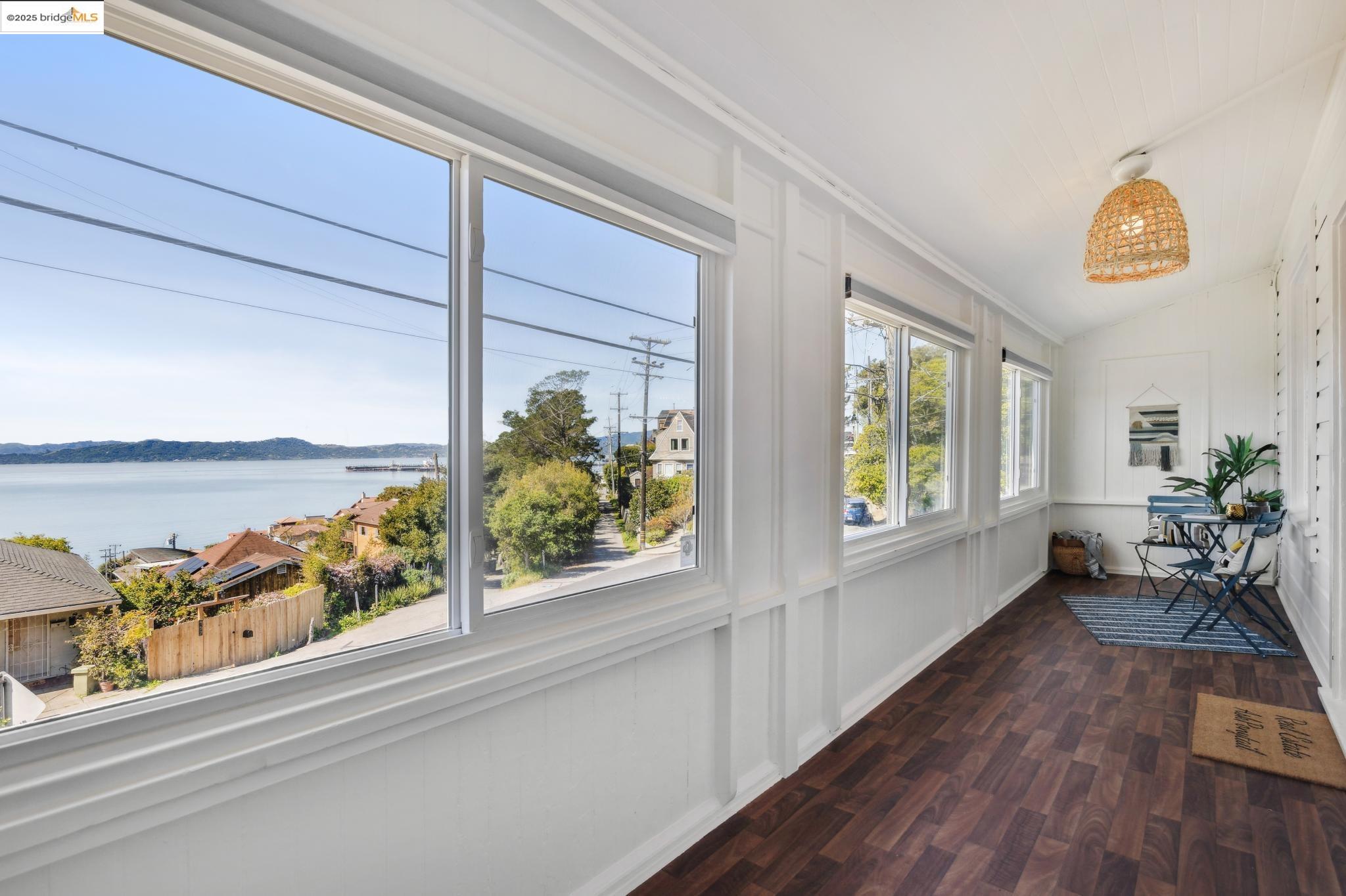 Detail Gallery Image 4 of 60 For 454 Golden Gate Ave, Richmond,  CA 94801 - 2 Beds | 1 Baths
