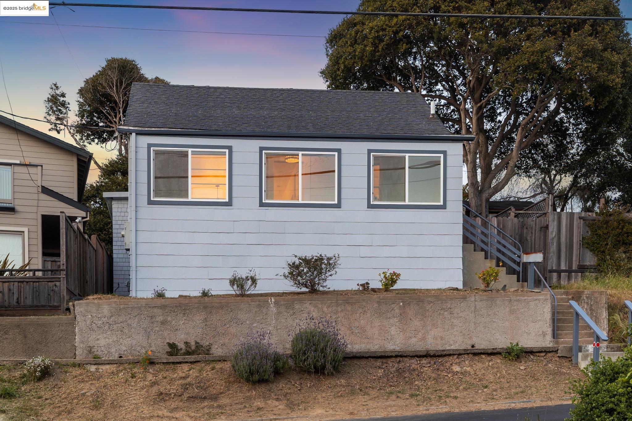 Detail Gallery Image 49 of 60 For 454 Golden Gate Ave, Richmond,  CA 94801 - 2 Beds | 1 Baths