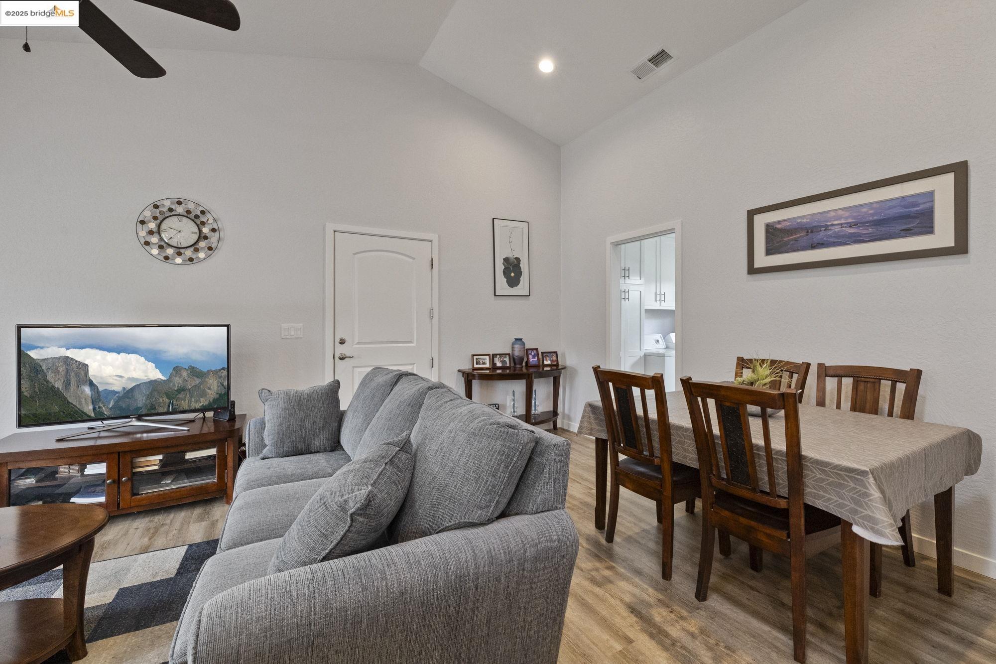 Detail Gallery Image 15 of 60 For 22309 Villas Ln, Sonora,  CA 95370 - 4 Beds | 3 Baths