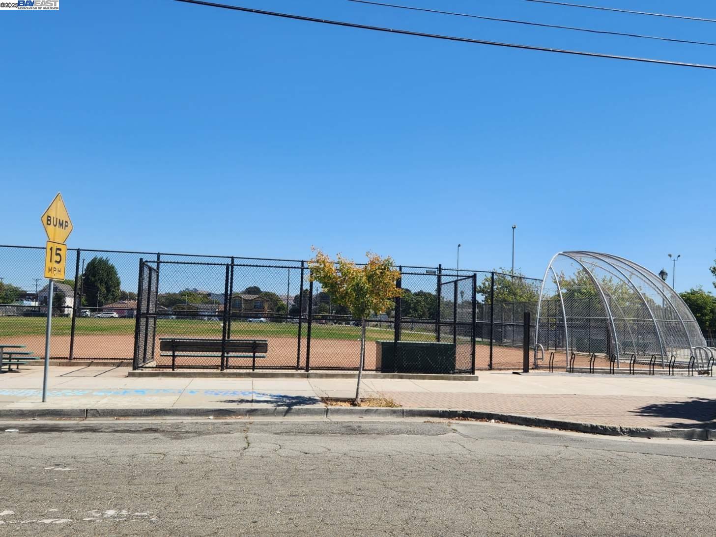 Detail Gallery Image 27 of 30 For 500 Gertrude Ave, Richmond,  CA 94801 - 3 Beds | 3 Baths