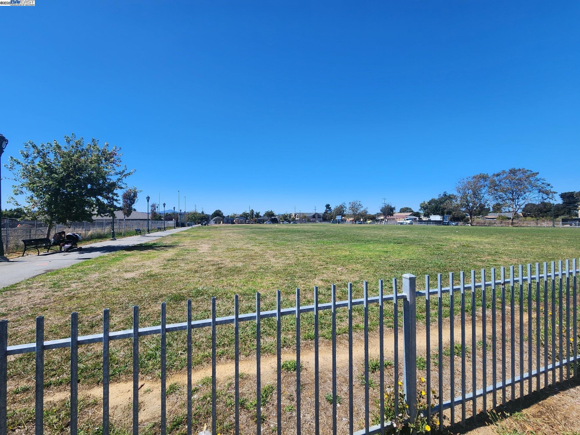 Detail Gallery Image 28 of 30 For 500 Gertrude Ave, Richmond,  CA 94801 - 3 Beds | 3 Baths