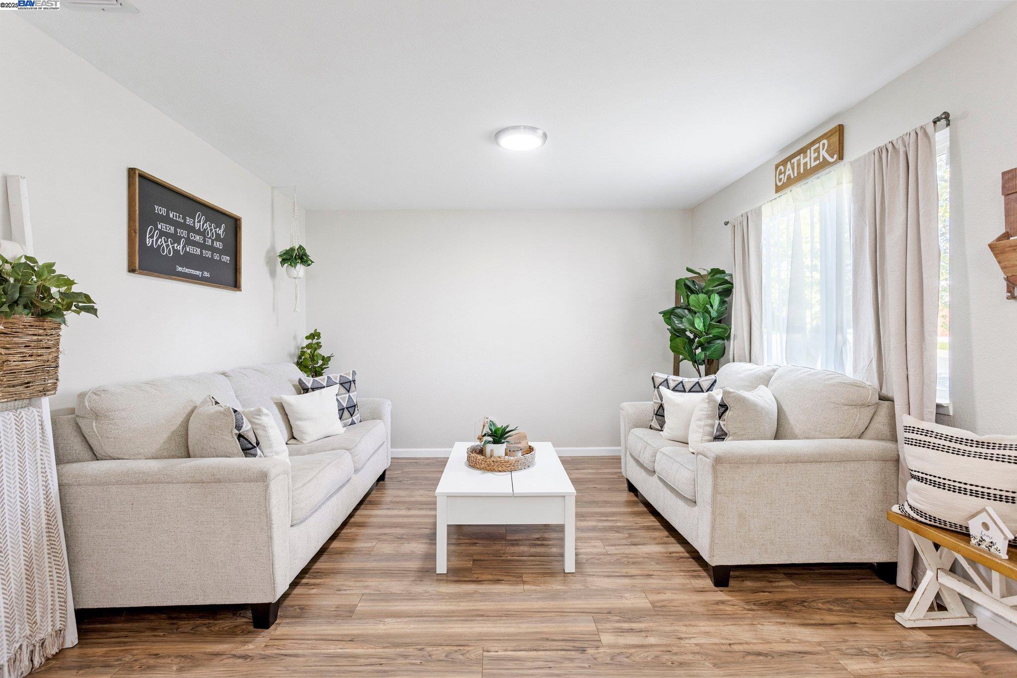 Detail Gallery Image 5 of 50 For 19 Shasta Drive, Rio Vista,  CA 94571 - 3 Beds | 2 Baths