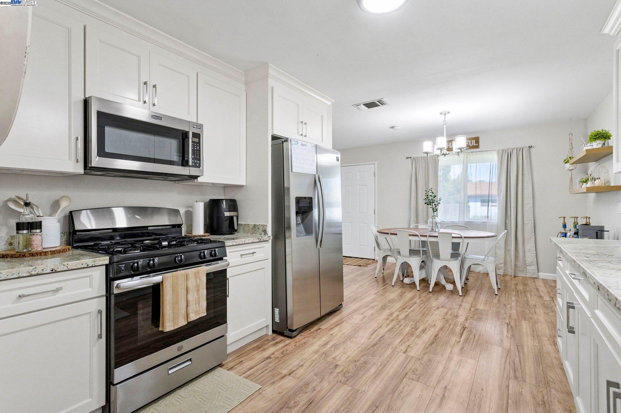 Detail Gallery Image 6 of 50 For 19 Shasta Drive, Rio Vista,  CA 94571 - 3 Beds | 2 Baths