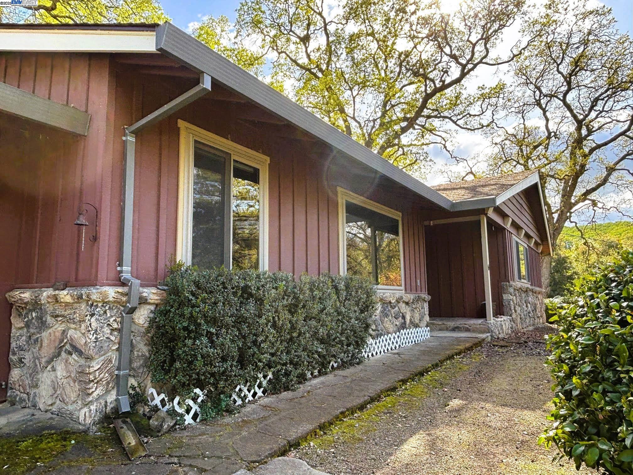 Detail Gallery Image 2 of 53 For 5070 Morgan Territory Rd, Clayton,  CA 94517 - 3 Beds | 2 Baths