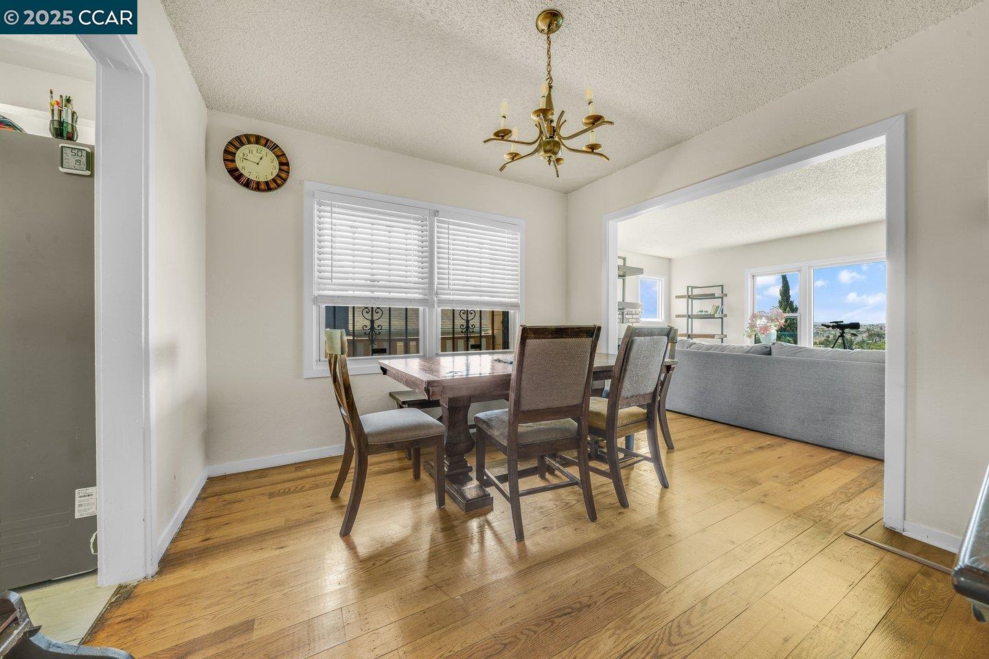 Detail Gallery Image 17 of 44 For 9305 Burr St, Oakland,  CA 94605 - 3 Beds | 2 Baths