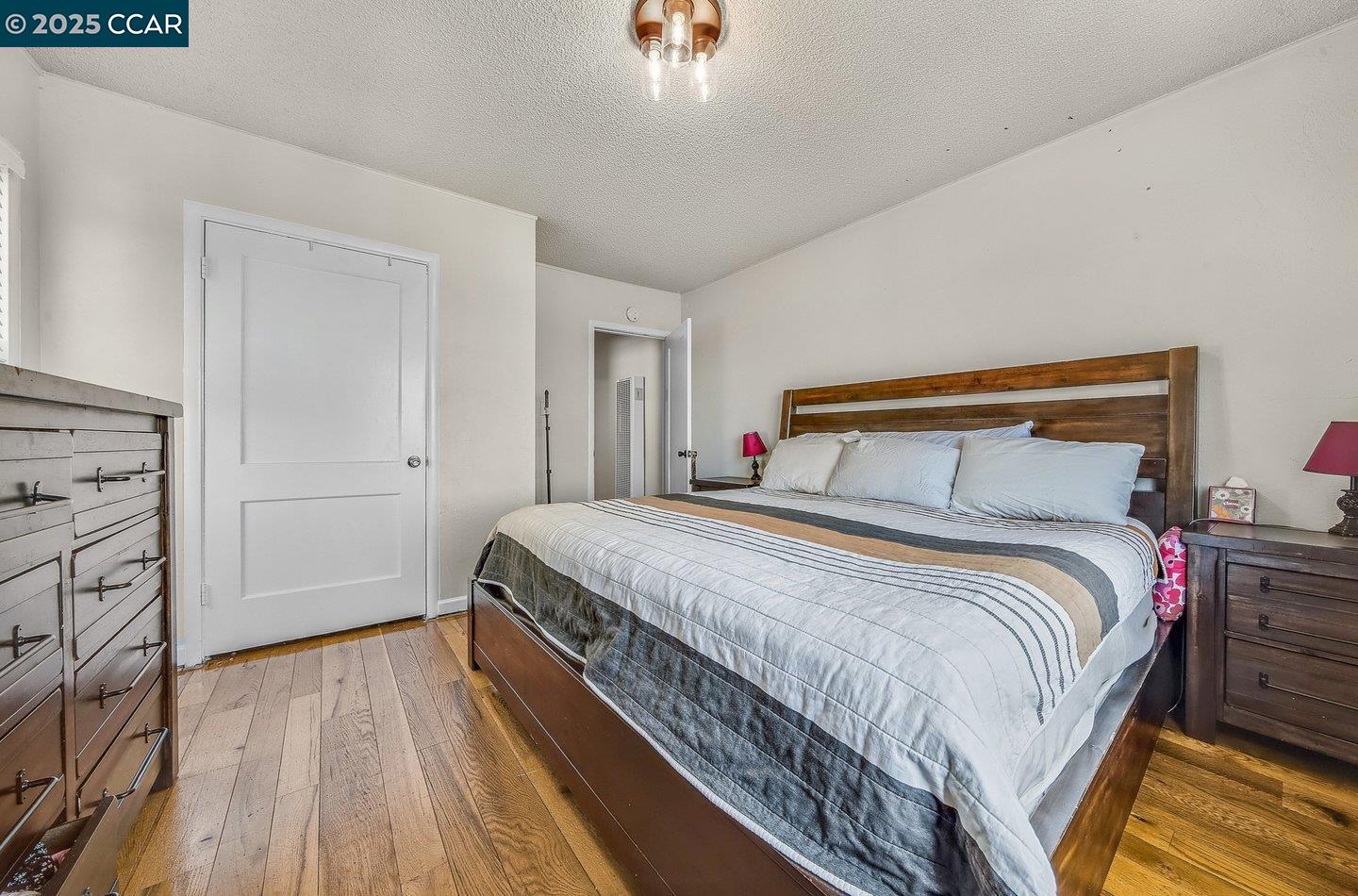 Detail Gallery Image 20 of 44 For 9305 Burr St, Oakland,  CA 94605 - 3 Beds | 2 Baths