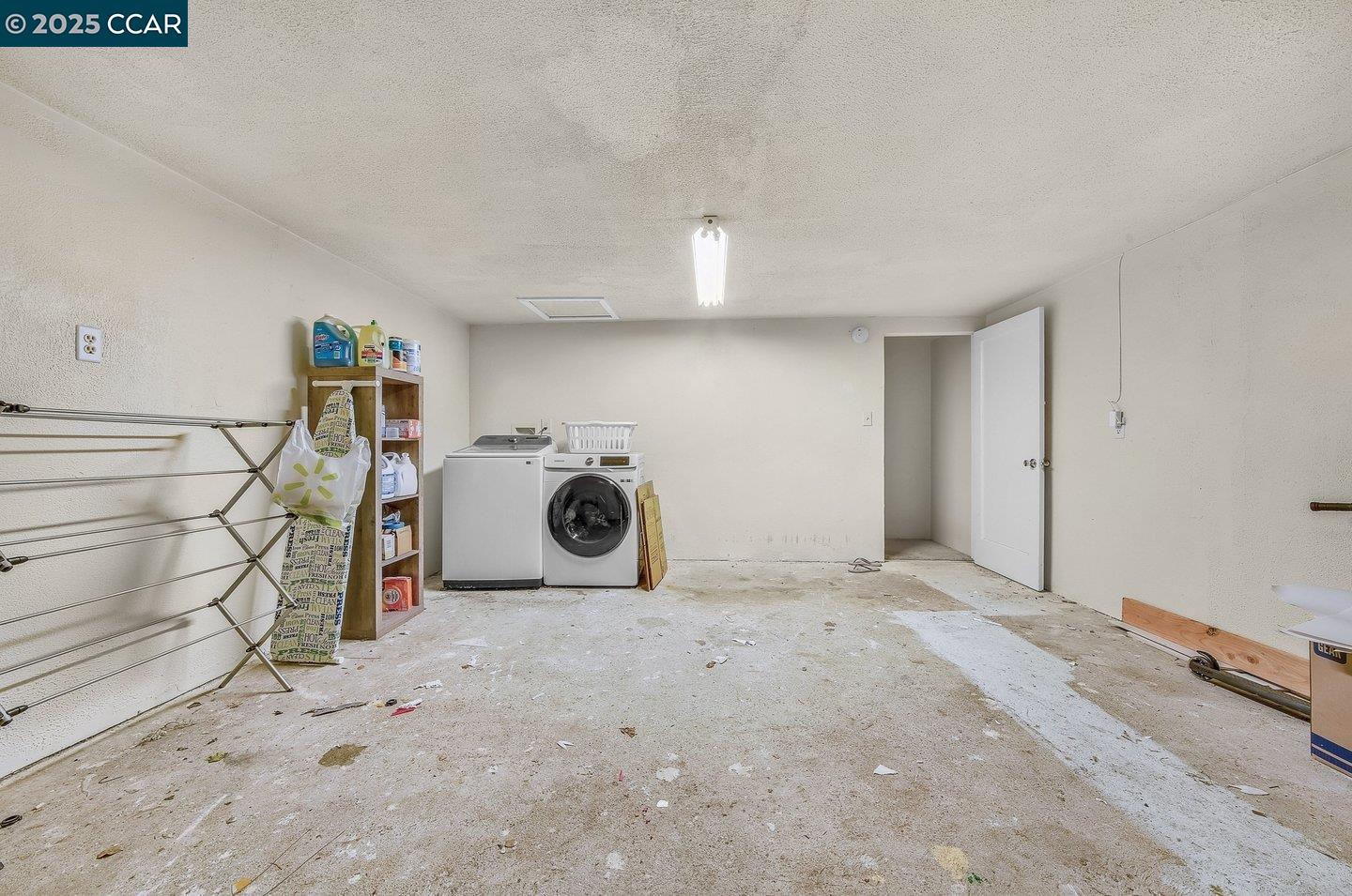 Detail Gallery Image 37 of 44 For 9305 Burr St, Oakland,  CA 94605 - 3 Beds | 2 Baths