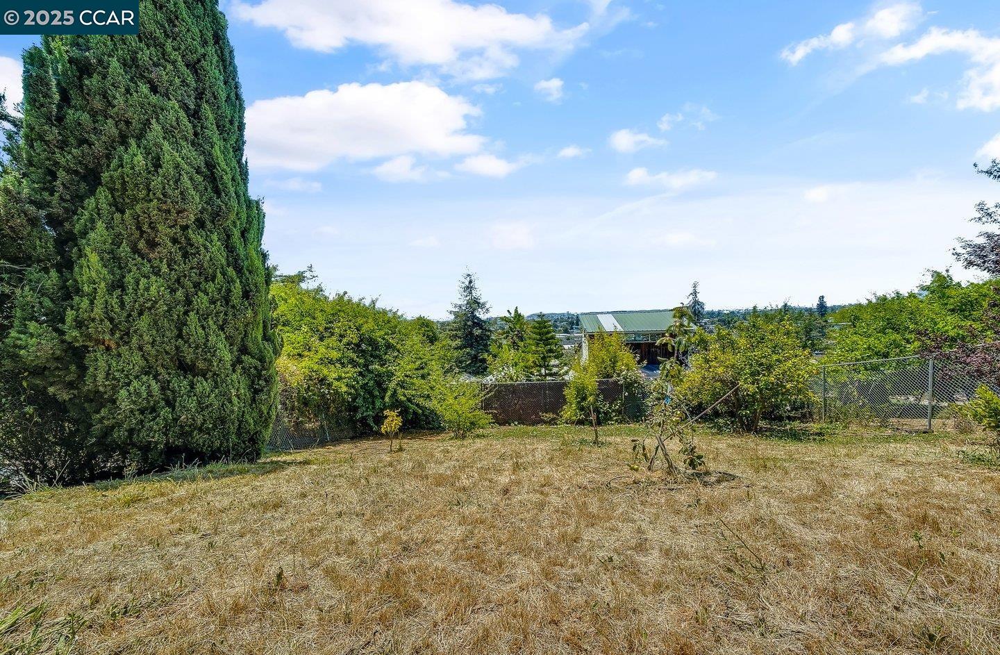 Detail Gallery Image 39 of 44 For 9305 Burr St, Oakland,  CA 94605 - 3 Beds | 2 Baths