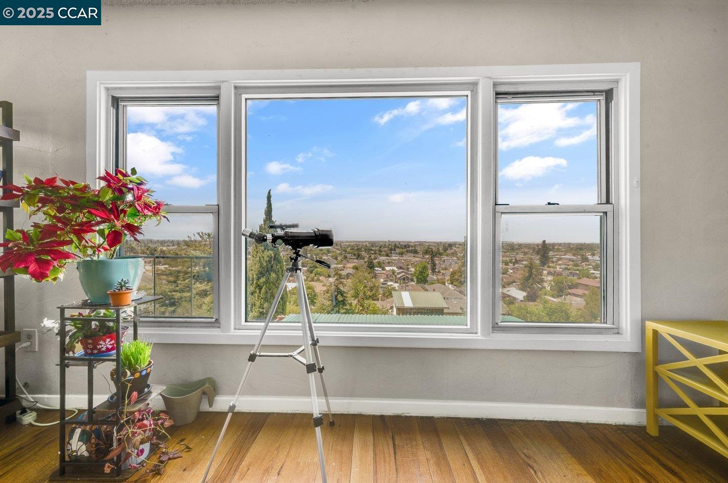 Detail Gallery Image 9 of 44 For 9305 Burr St, Oakland,  CA 94605 - 3 Beds | 2 Baths