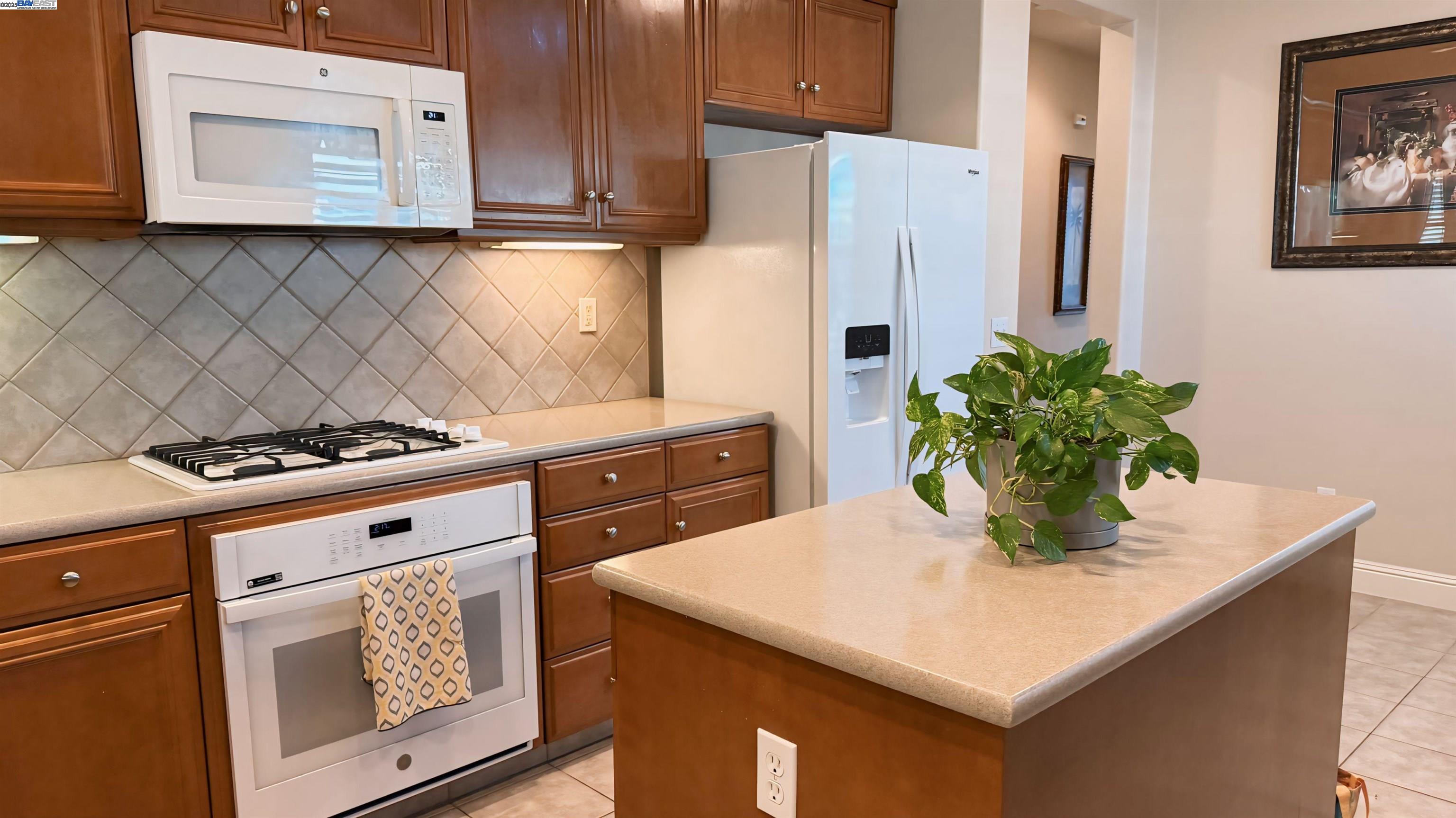 Detail Gallery Image 14 of 25 For 2454 Legacy Way, Lodi,  CA 95242 - 3 Beds | 2 Baths