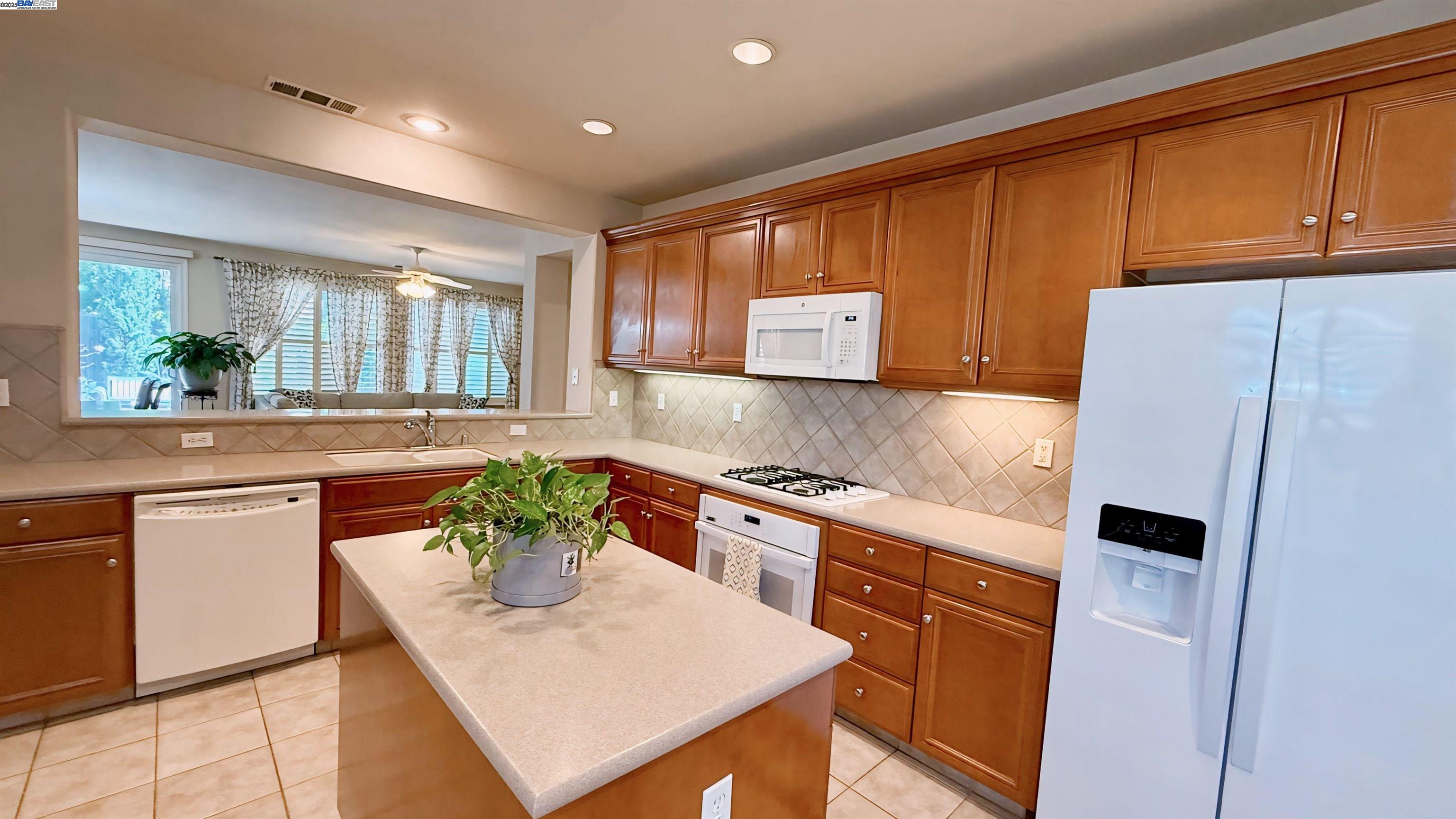 Detail Gallery Image 15 of 25 For 2454 Legacy Way, Lodi,  CA 95242 - 3 Beds | 2 Baths