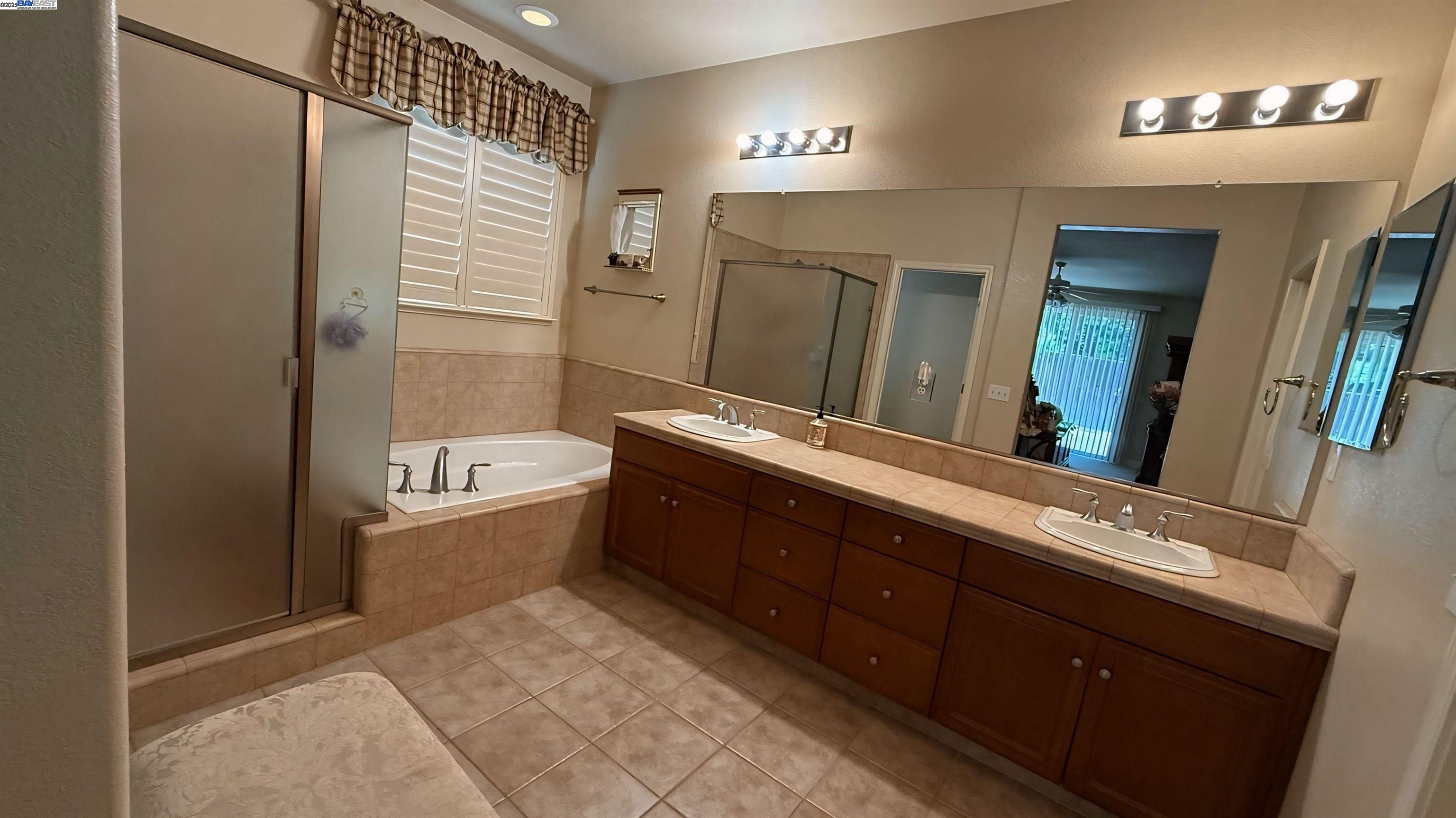 Detail Gallery Image 20 of 25 For 2454 Legacy Way, Lodi,  CA 95242 - 3 Beds | 2 Baths