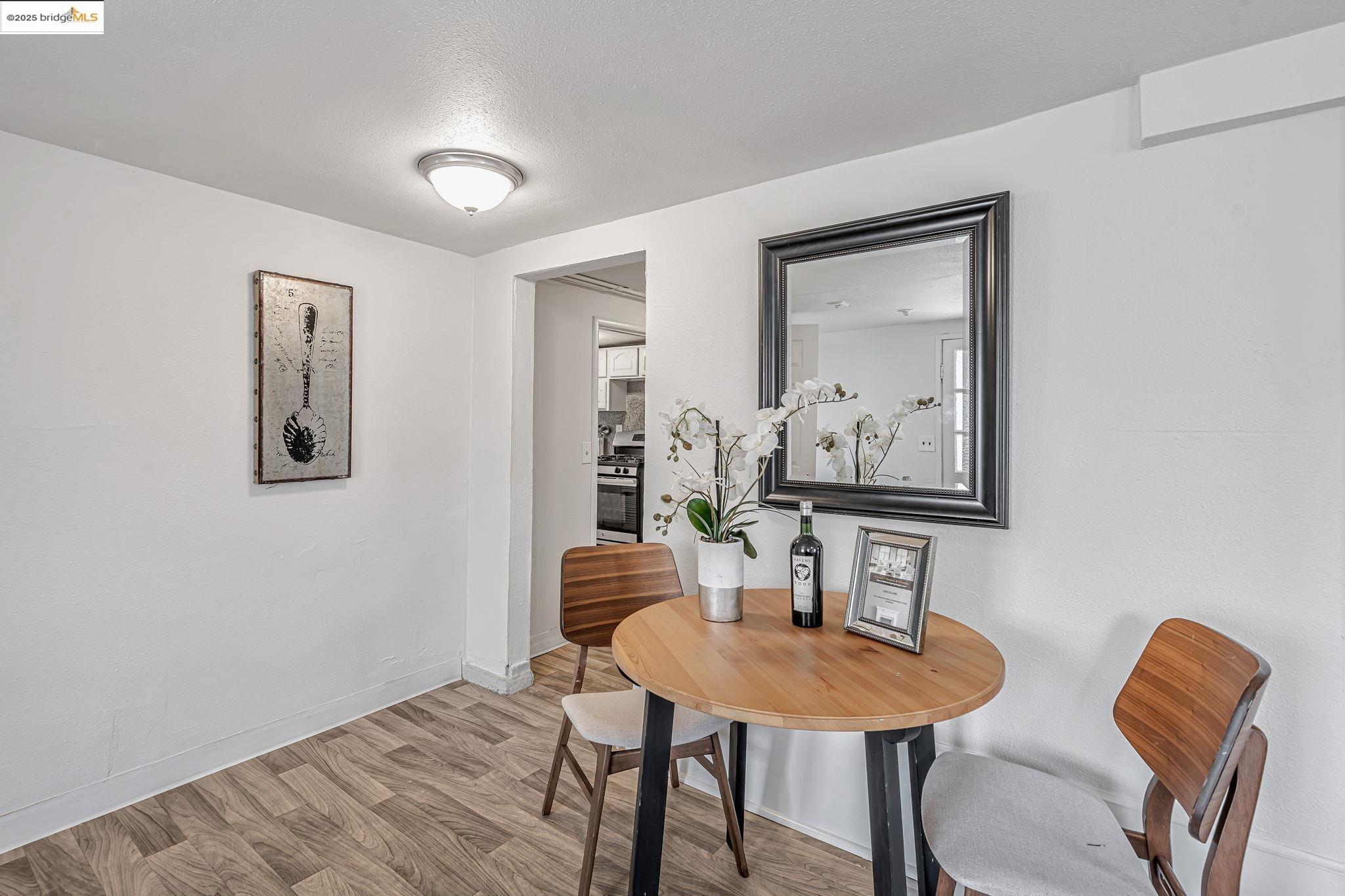 Detail Gallery Image 32 of 47 For 725 E 21st St, Oakland,  CA 94606 - 5 Beds | 2 Baths