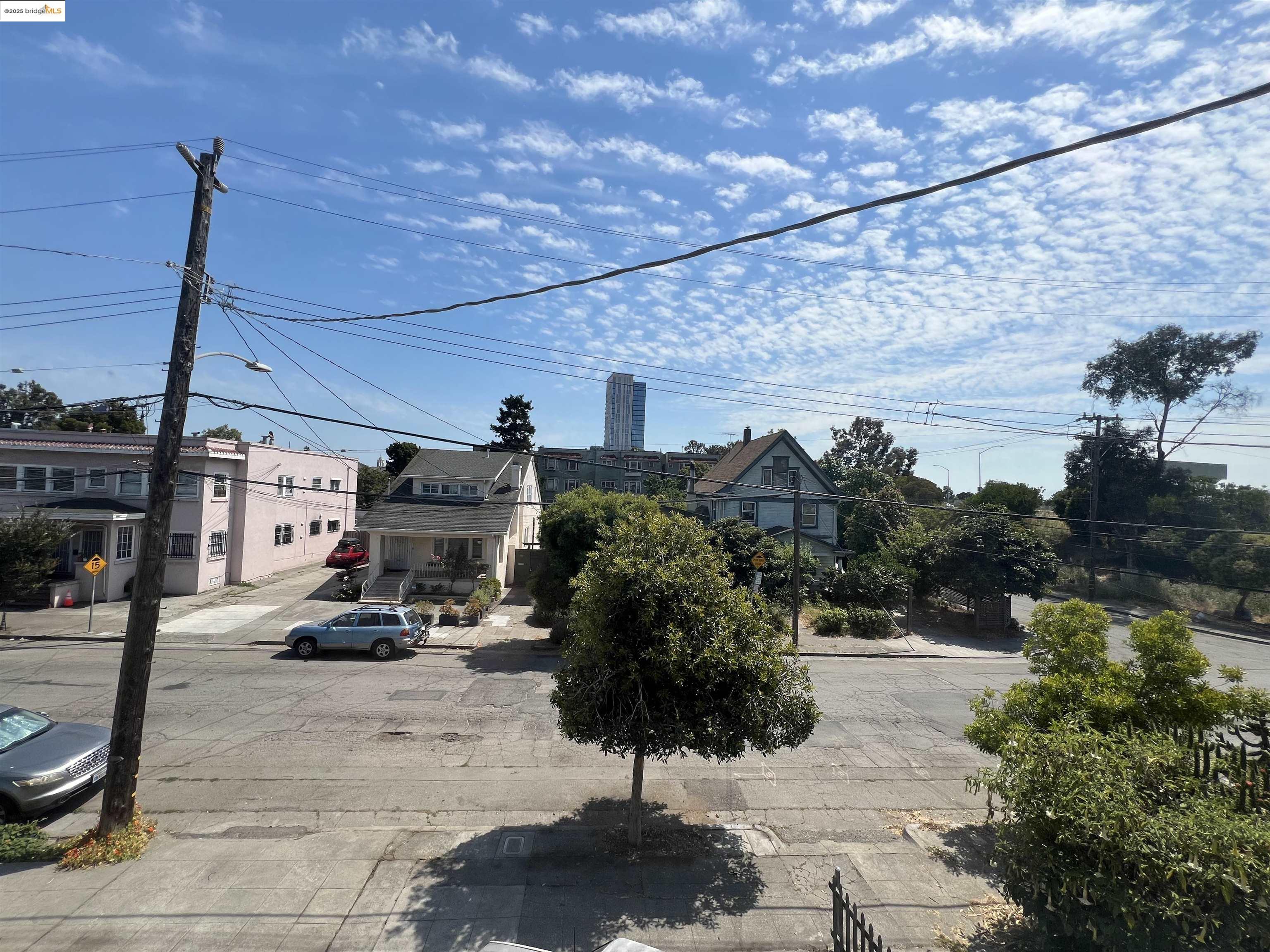 Detail Gallery Image 9 of 10 For 542 42nd St, Oakland,  CA 94609 - 2 Beds | 1 Baths