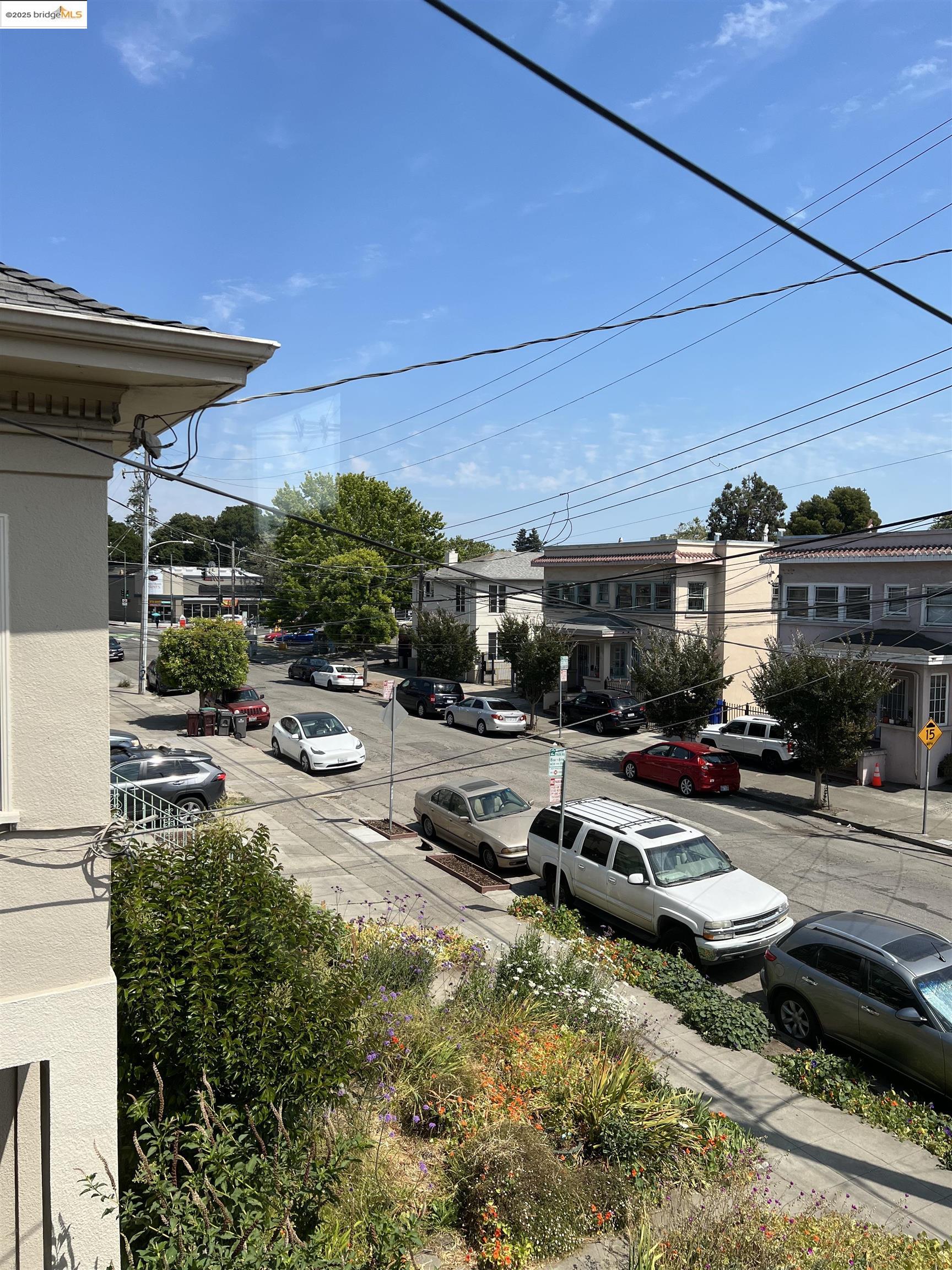 Detail Gallery Image 10 of 10 For 542 42nd St, Oakland,  CA 94609 - 2 Beds | 1 Baths