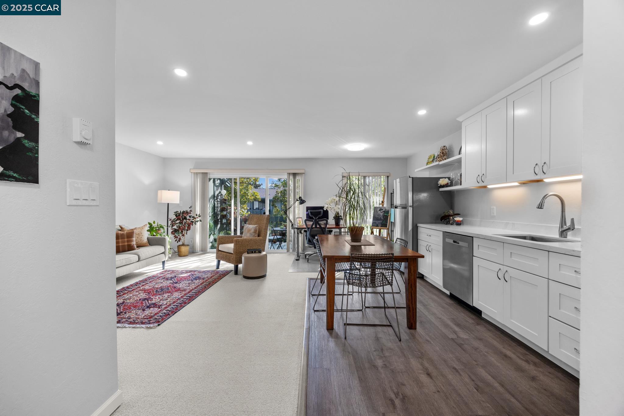 Browse active condo listings in OAK CREEK