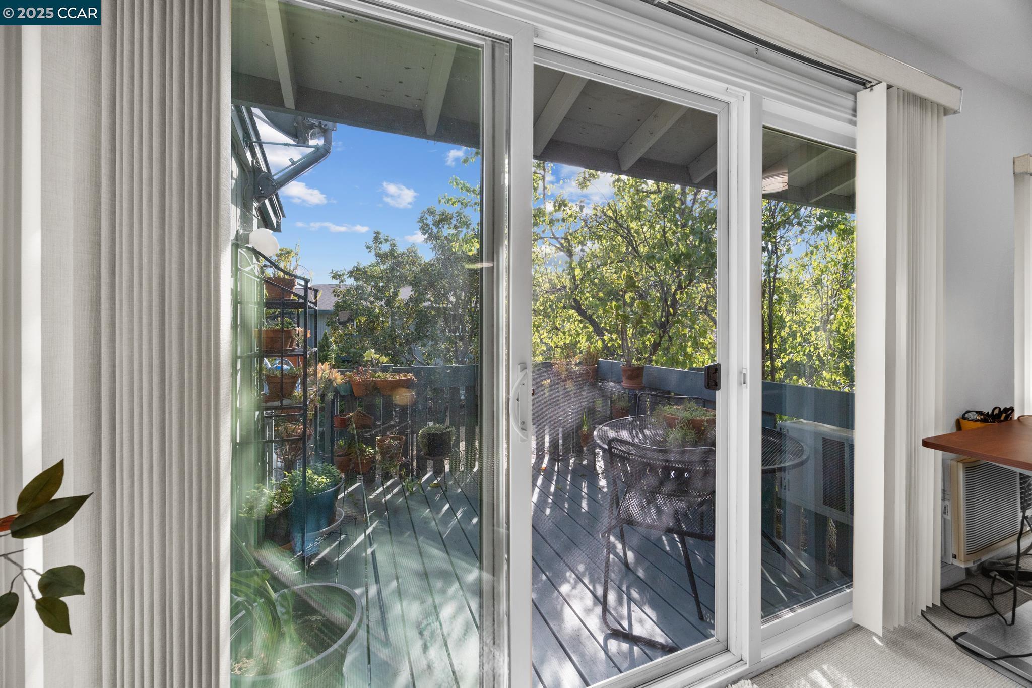 Detail Gallery Image 13 of 54 For 1036 Oak Grove Rd #24,  Concord,  CA 94518 - 1 Beds | 1 Baths