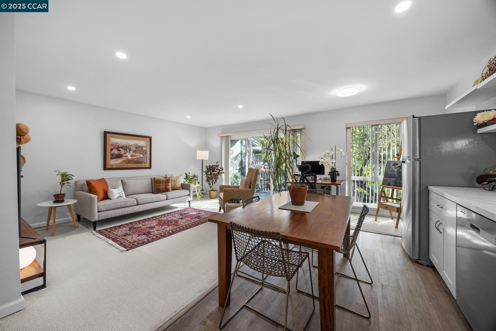 Detail Gallery Image 3 of 54 For 1036 Oak Grove Rd #24,  Concord,  CA 94518 - 1 Beds | 1 Baths