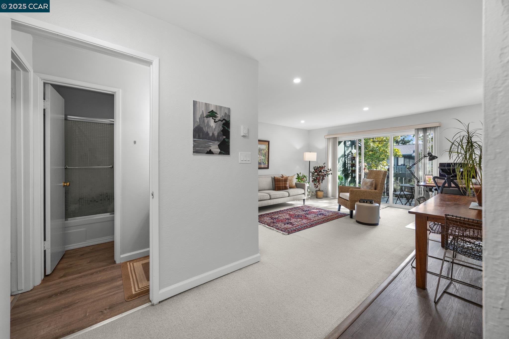 Detail Gallery Image 4 of 54 For 1036 Oak Grove Rd #24,  Concord,  CA 94518 - 1 Beds | 1 Baths