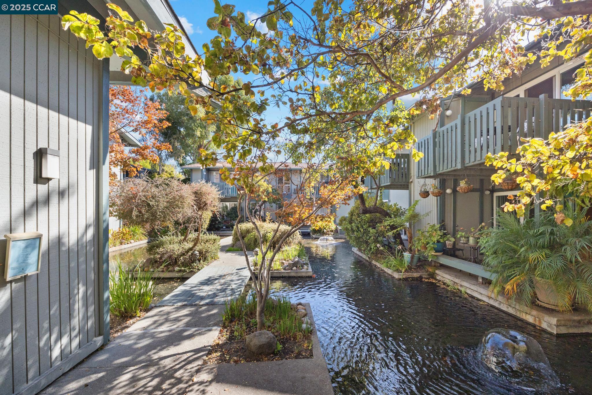 Detail Gallery Image 32 of 54 For 1036 Oak Grove Rd #24,  Concord,  CA 94518 - 1 Beds | 1 Baths