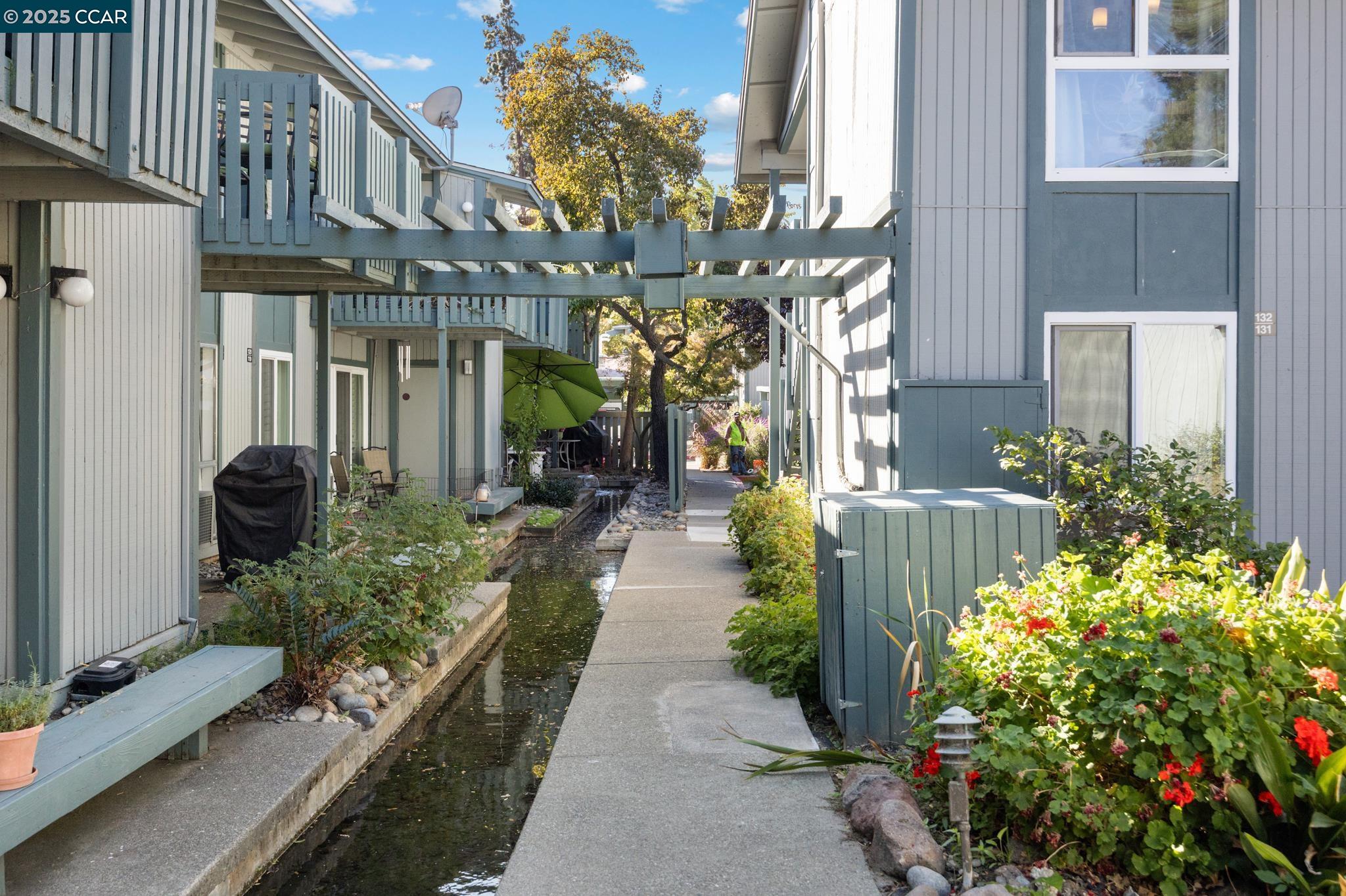Detail Gallery Image 34 of 54 For 1036 Oak Grove Rd #24,  Concord,  CA 94518 - 1 Beds | 1 Baths