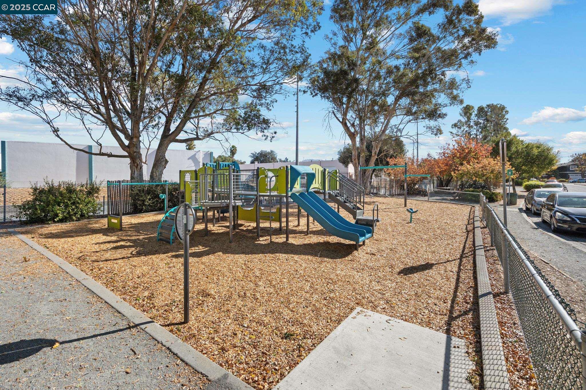 Detail Gallery Image 39 of 54 For 1036 Oak Grove Rd #24,  Concord,  CA 94518 - 1 Beds | 1 Baths