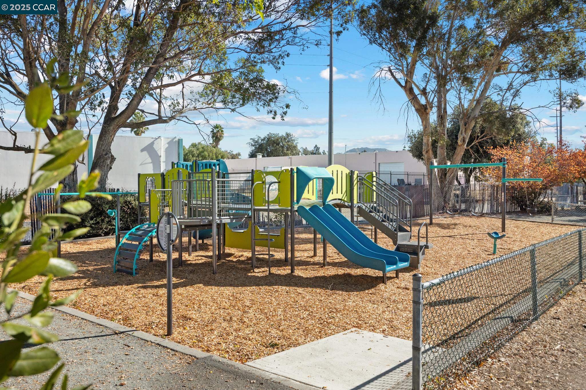 Detail Gallery Image 40 of 54 For 1036 Oak Grove Rd #24,  Concord,  CA 94518 - 1 Beds | 1 Baths