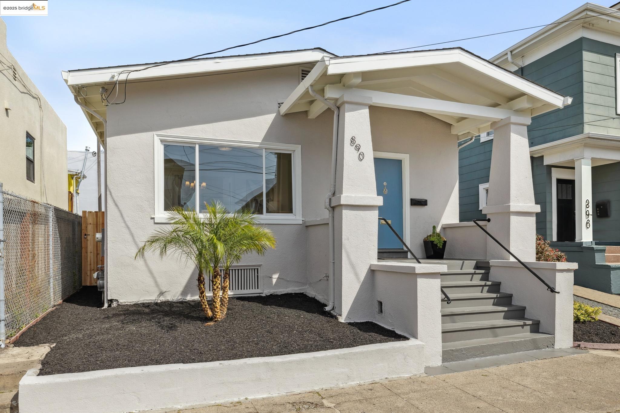 Detail Gallery Image 1 of 1 For 890 Arlington Ave, Oakland,  CA 94608 - 2 Beds | 1 Baths