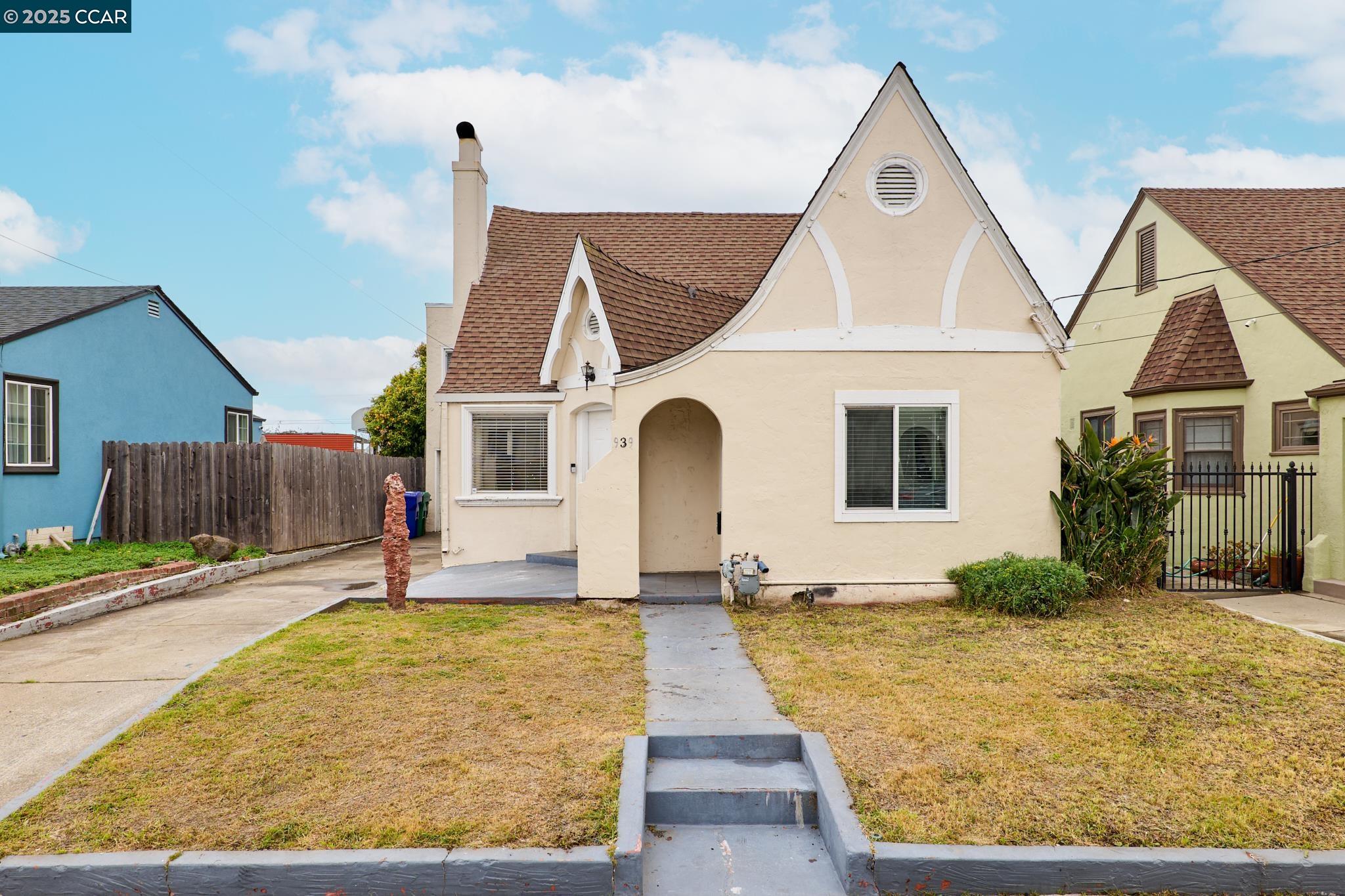 Detail Gallery Image 1 of 1 For 939 32nd St, Richmond,  CA 94804 - 3 Beds | 2 Baths