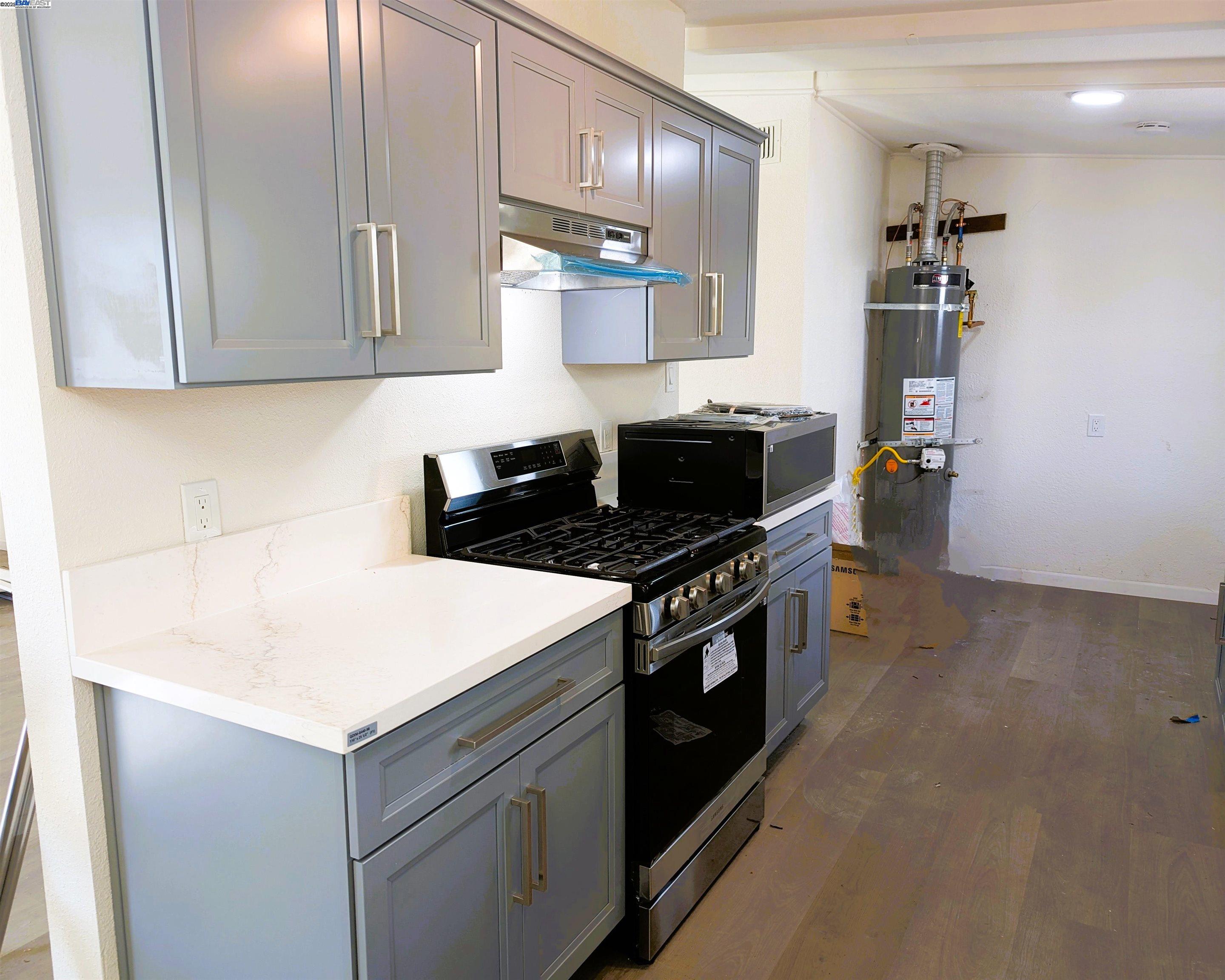Detail Gallery Image 10 of 20 For 2217 Porter Way, Stockton,  CA 95207 - 3 Beds | 1 Baths