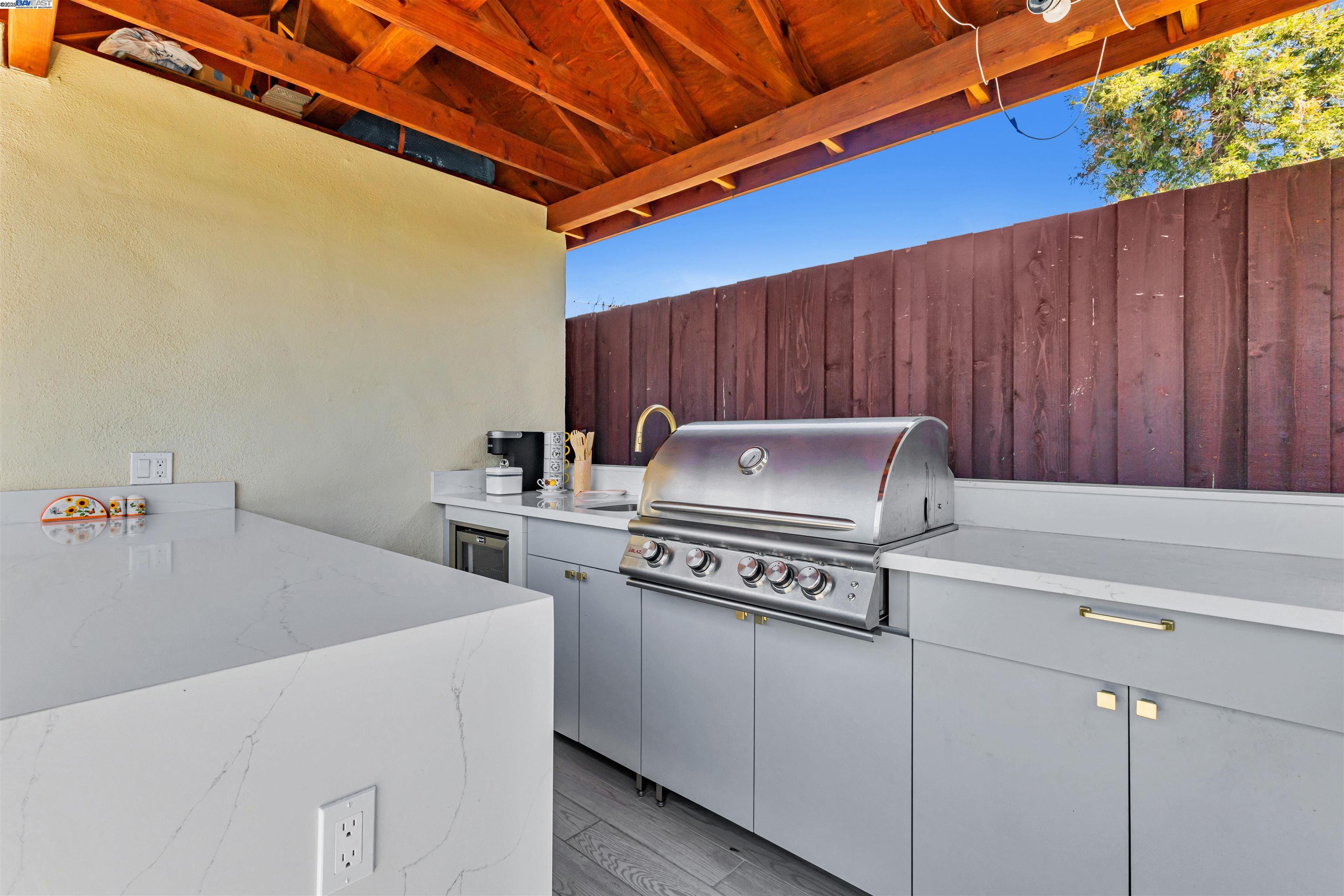 Detail Gallery Image 34 of 49 For 1652 141st Ave, San Leandro,  CA 94578 - 3 Beds | 2 Baths