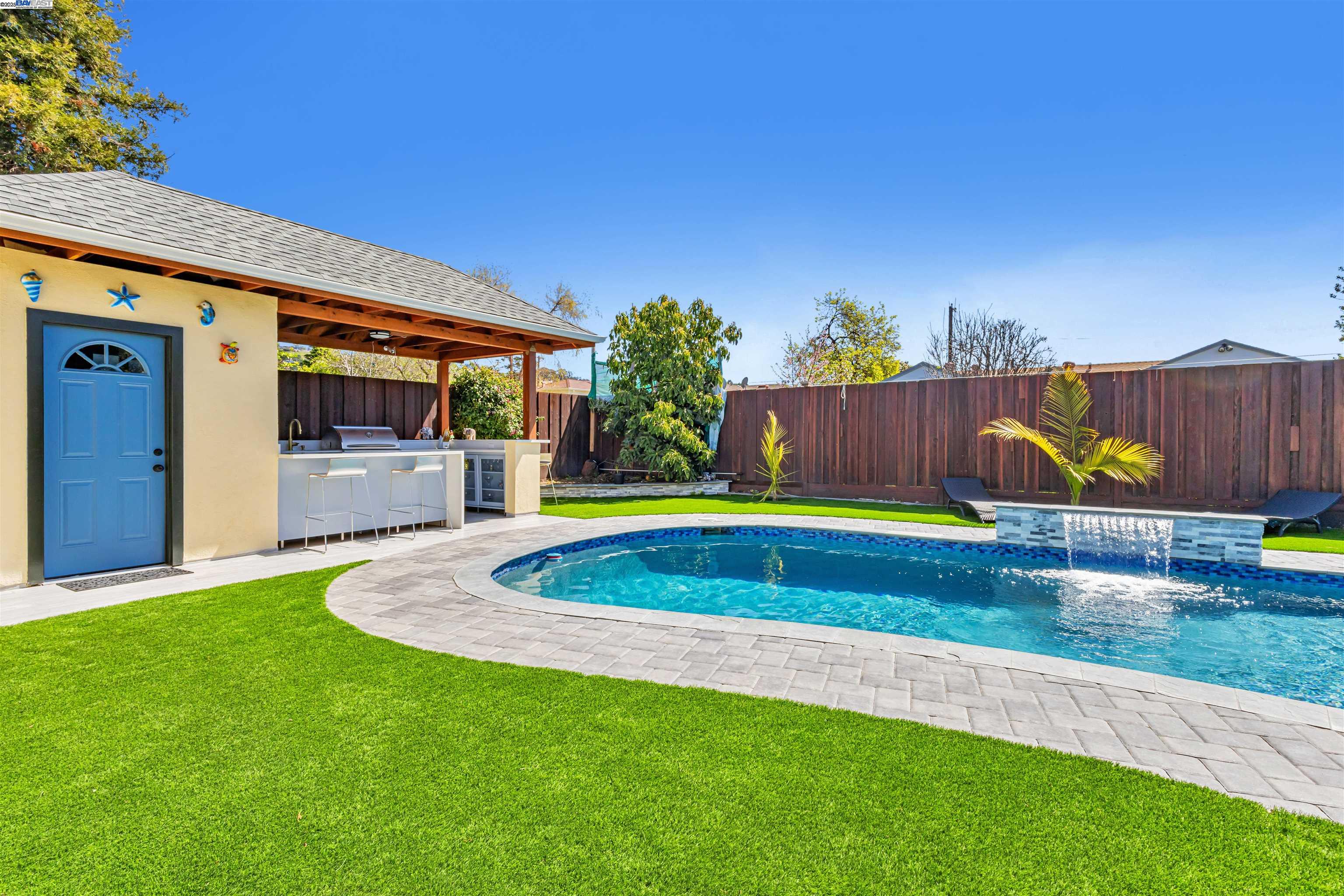 Detail Gallery Image 46 of 49 For 1652 141st Ave, San Leandro,  CA 94578 - 3 Beds | 2 Baths