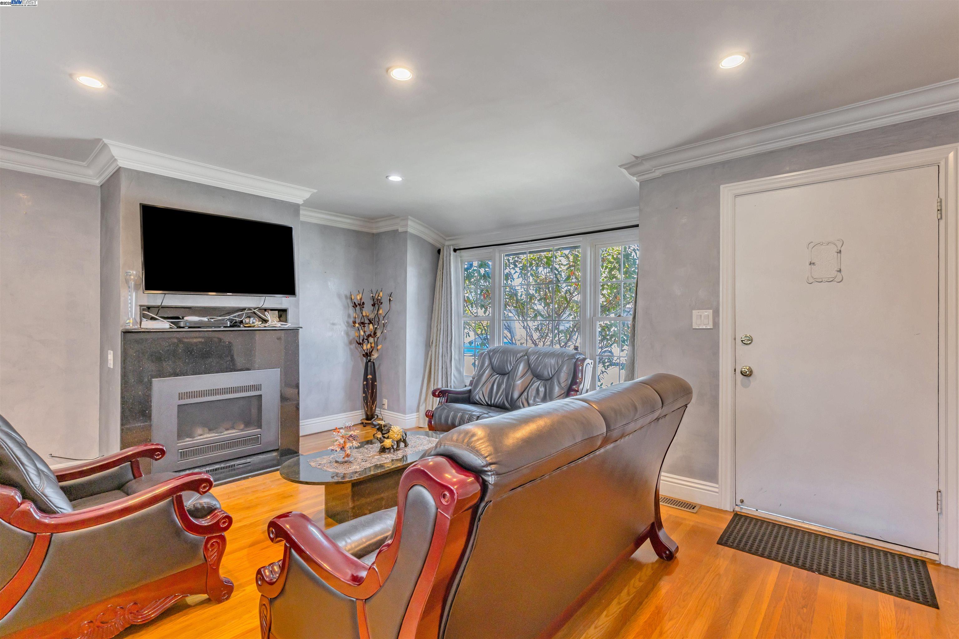 Detail Gallery Image 8 of 49 For 1652 141st Ave, San Leandro,  CA 94578 - 3 Beds | 2 Baths