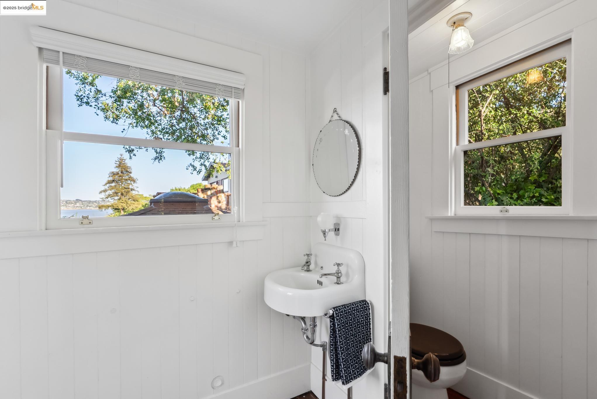 Detail Gallery Image 23 of 60 For 525 Jackson St, Crockett,  CA 94525 - 4 Beds | 1/1 Baths