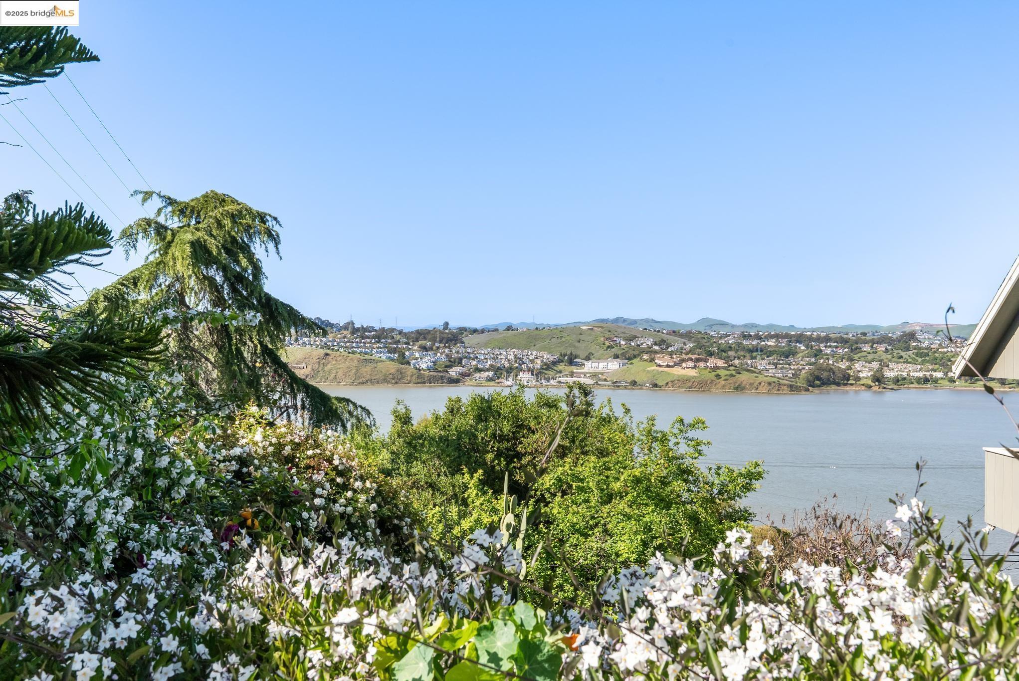 Detail Gallery Image 29 of 60 For 525 Jackson St, Crockett,  CA 94525 - 4 Beds | 1/1 Baths
