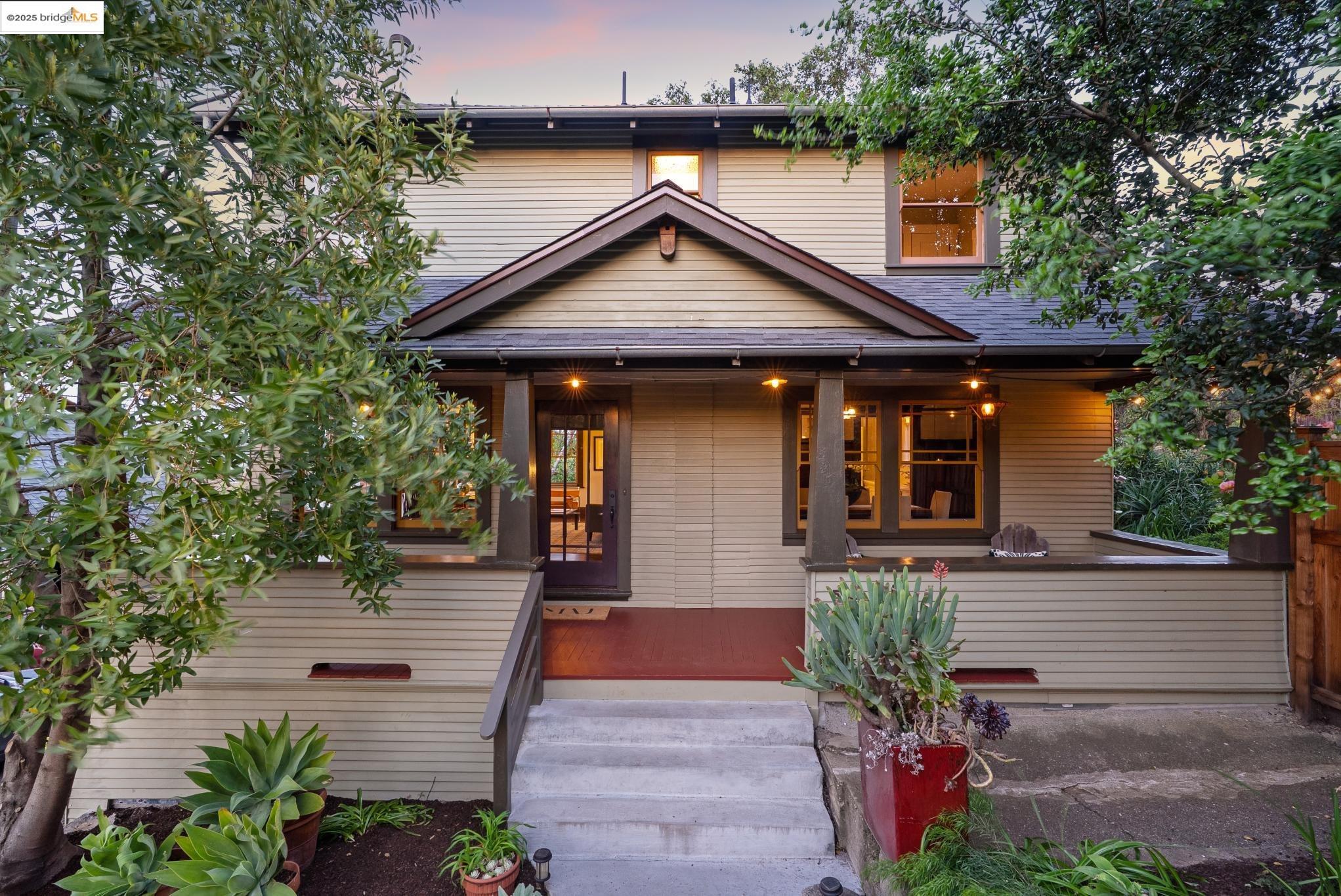 Detail Gallery Image 5 of 60 For 525 Jackson St, Crockett,  CA 94525 - 4 Beds | 1/1 Baths
