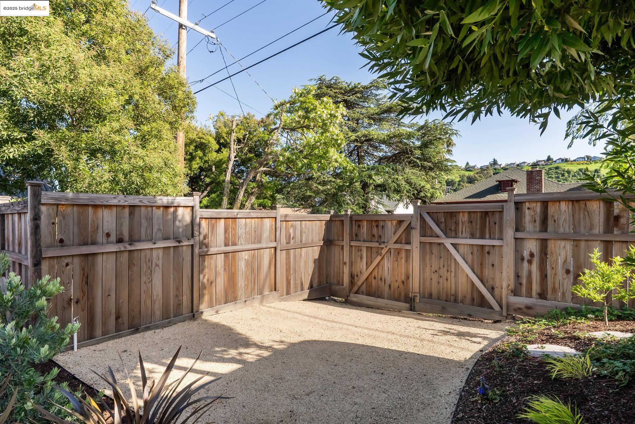 Detail Gallery Image 51 of 60 For 525 Jackson St, Crockett,  CA 94525 - 4 Beds | 1/1 Baths