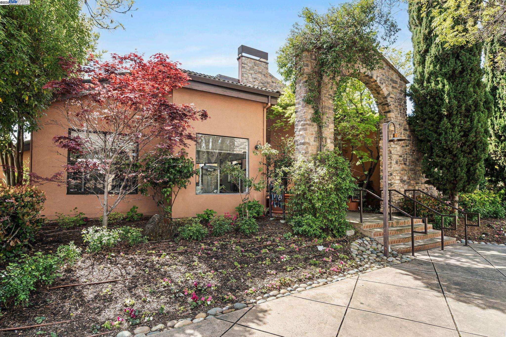 Photo #2: 41092639 Listing 
