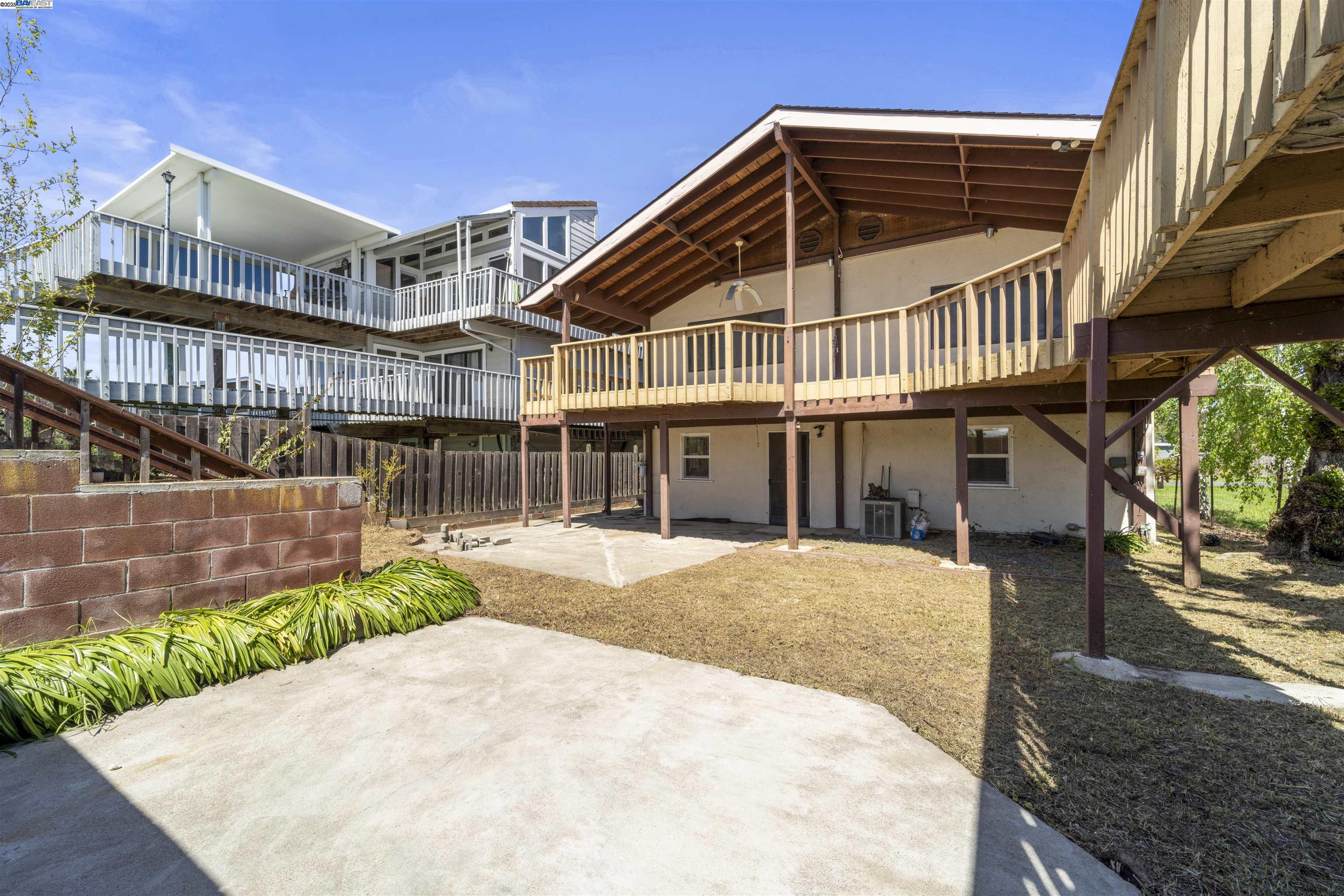 Detail Gallery Image 15 of 58 For 4200 Windsweep Rd, Bethel Island,  CA 94511 - 5 Beds | 2 Baths