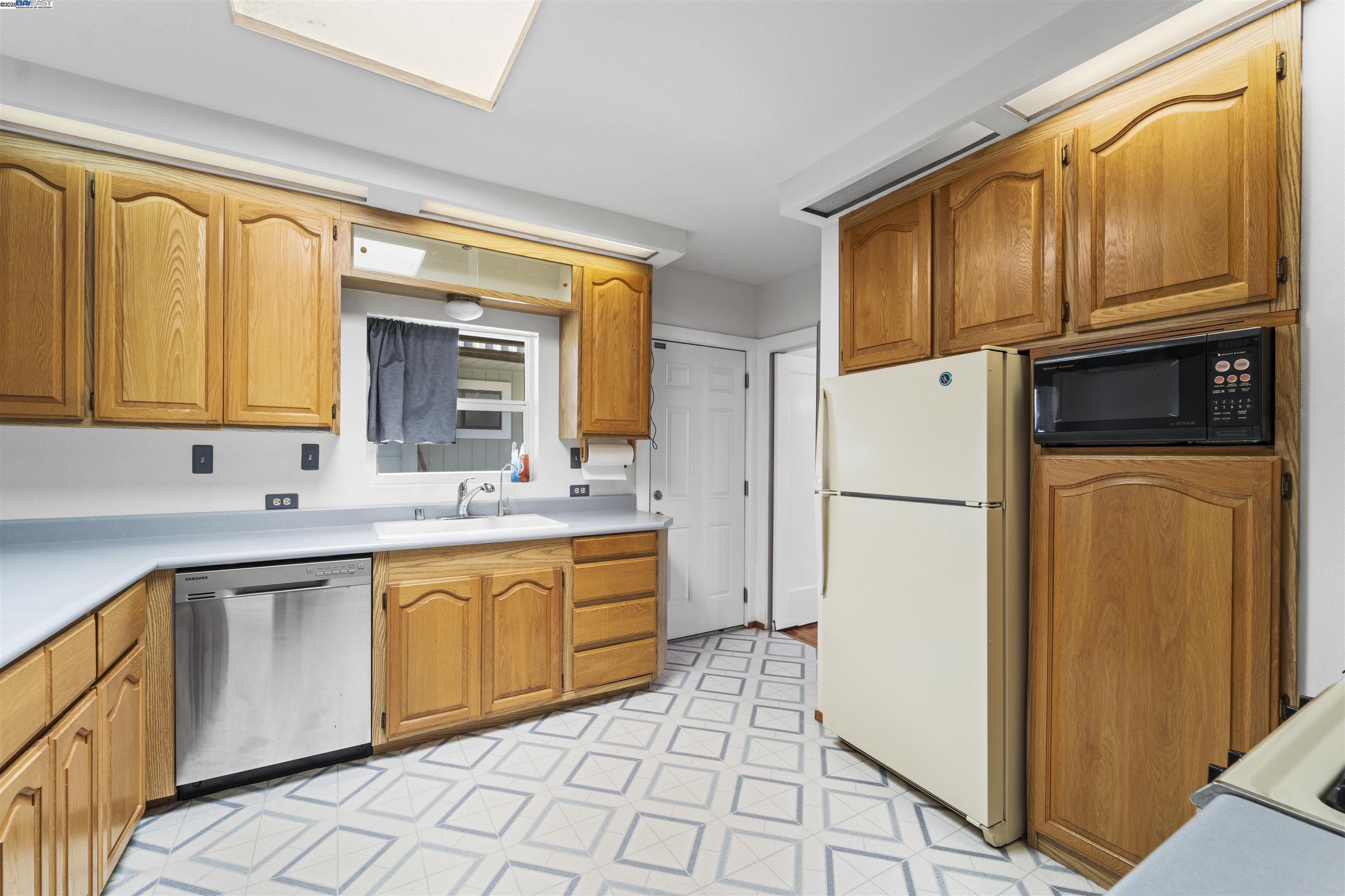 Detail Gallery Image 27 of 58 For 4200 Windsweep Rd, Bethel Island,  CA 94511 - 5 Beds | 2 Baths