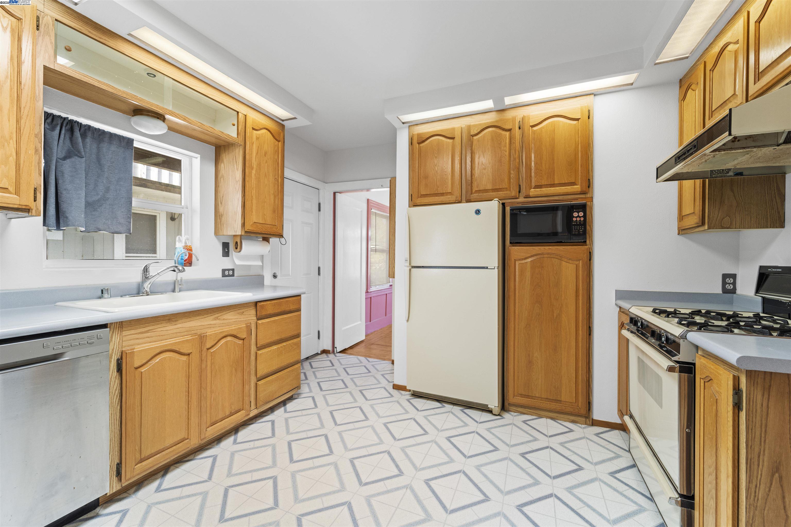 Detail Gallery Image 30 of 58 For 4200 Windsweep Rd, Bethel Island,  CA 94511 - 5 Beds | 2 Baths