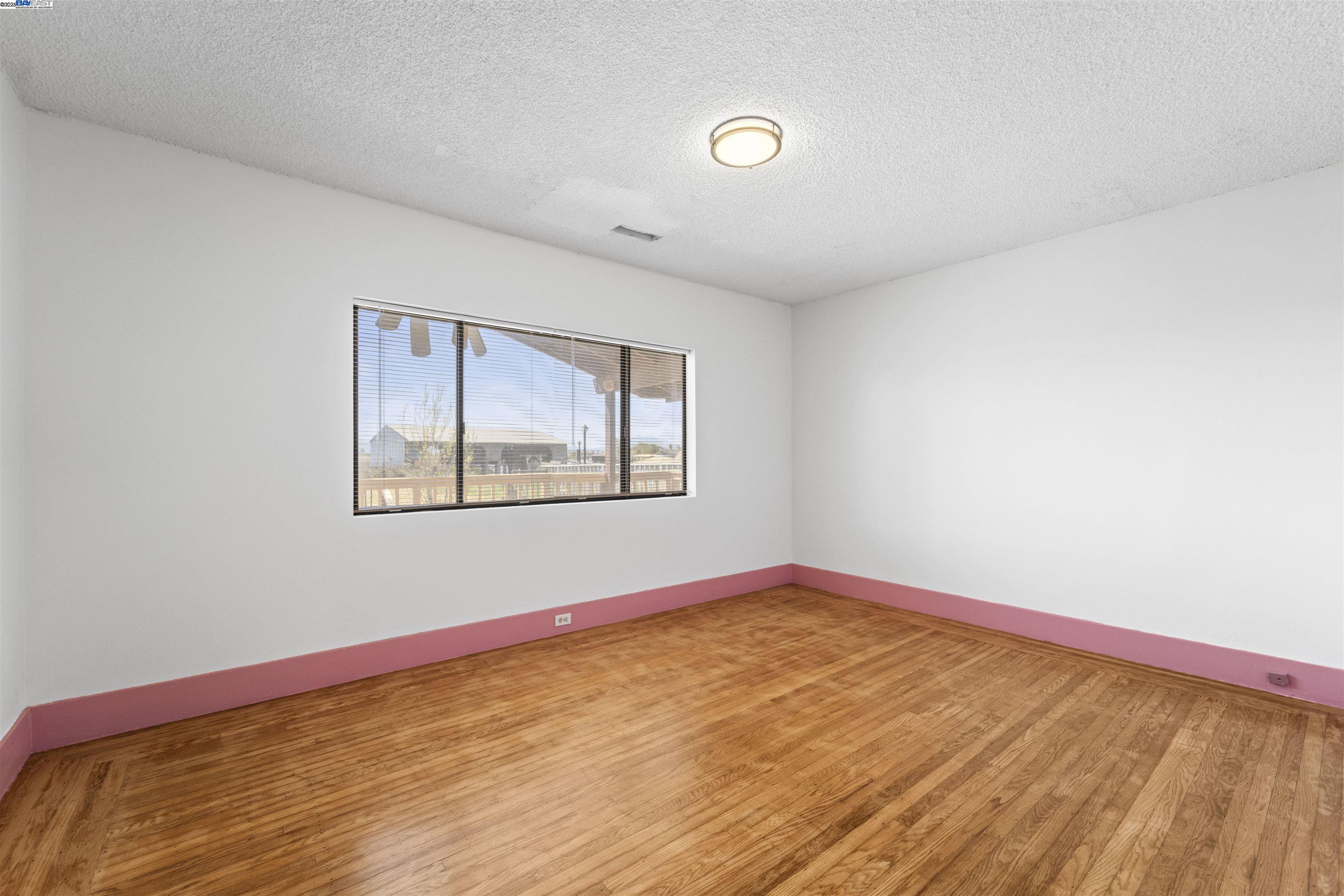 Detail Gallery Image 32 of 58 For 4200 Windsweep Rd, Bethel Island,  CA 94511 - 5 Beds | 2 Baths