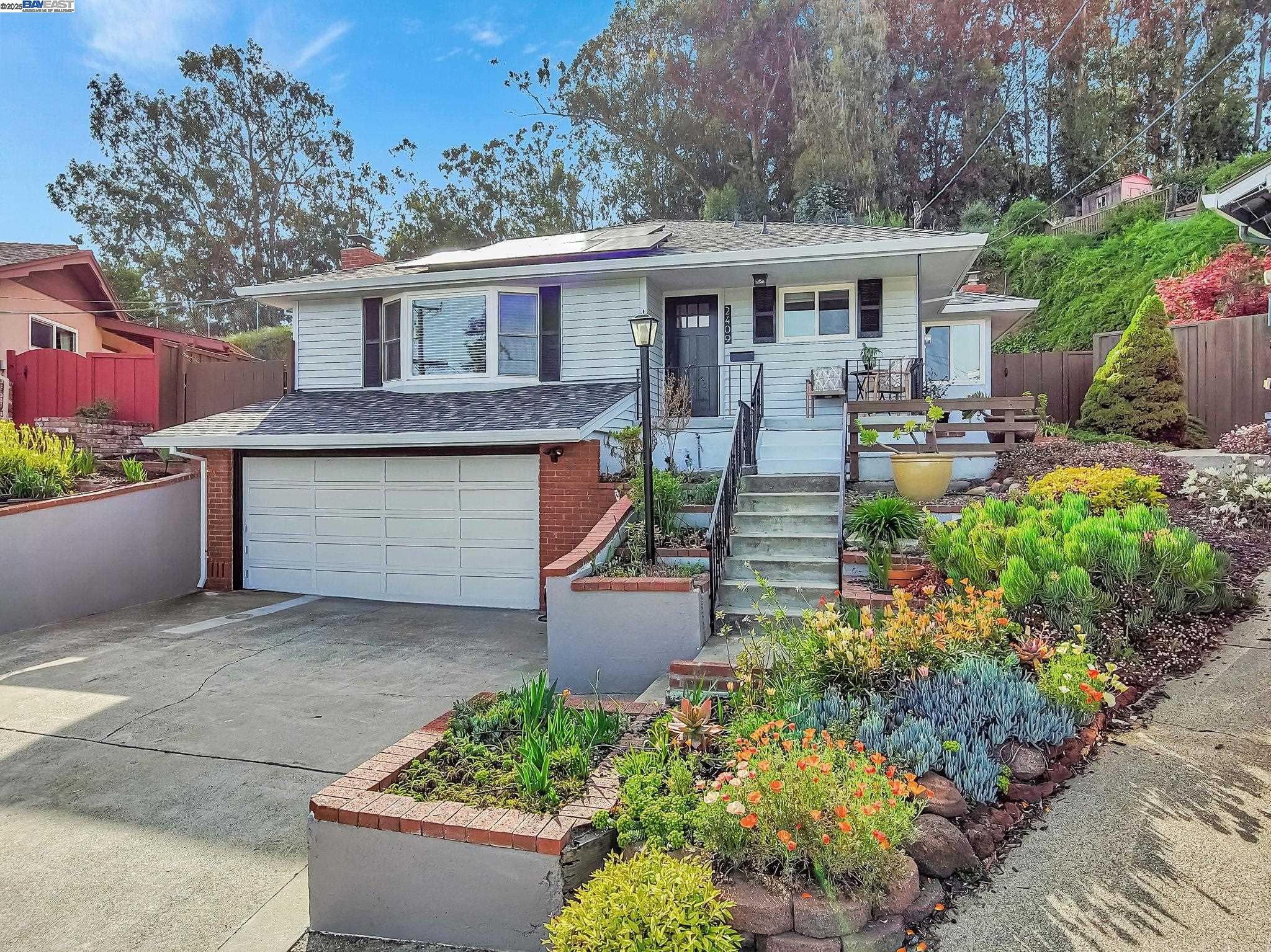 Detail Gallery Image 1 of 1 For 2409 San Carlos Ave, Castro Valley,  CA 94546 - 4 Beds | 3 Baths