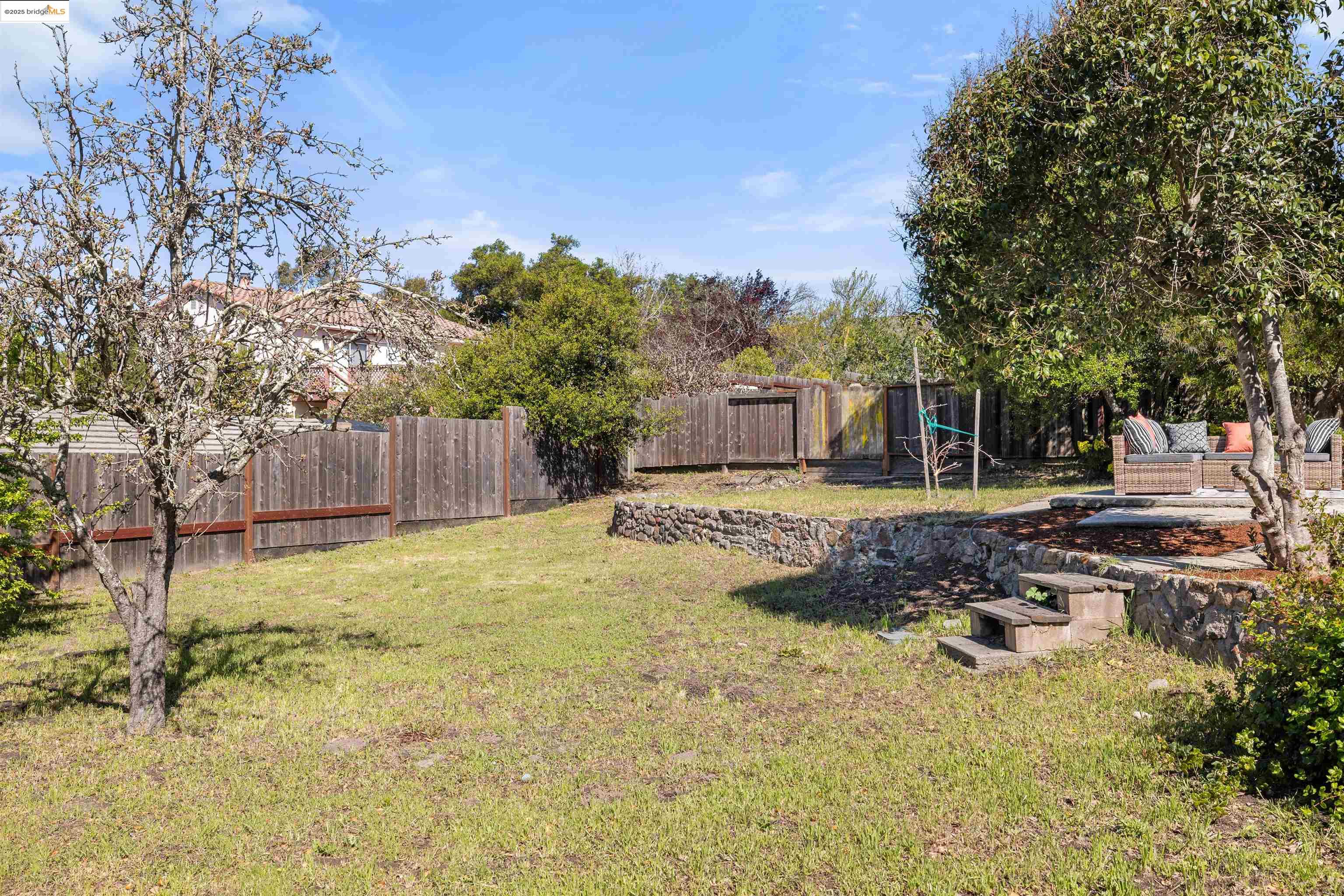 property-img
