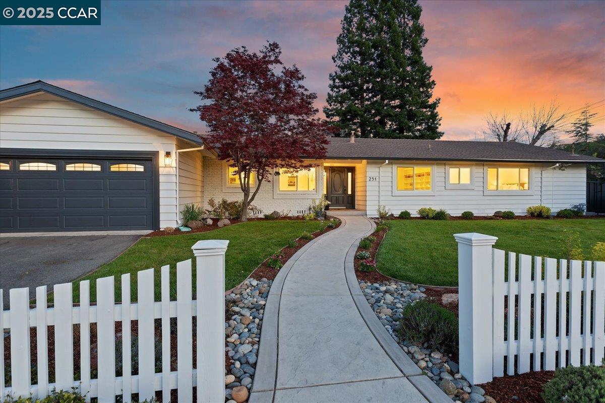 Detail Gallery Image 1 of 1 For 251 Ivy Drive, Orinda,  CA 94563 - 4 Beds | 2 Baths